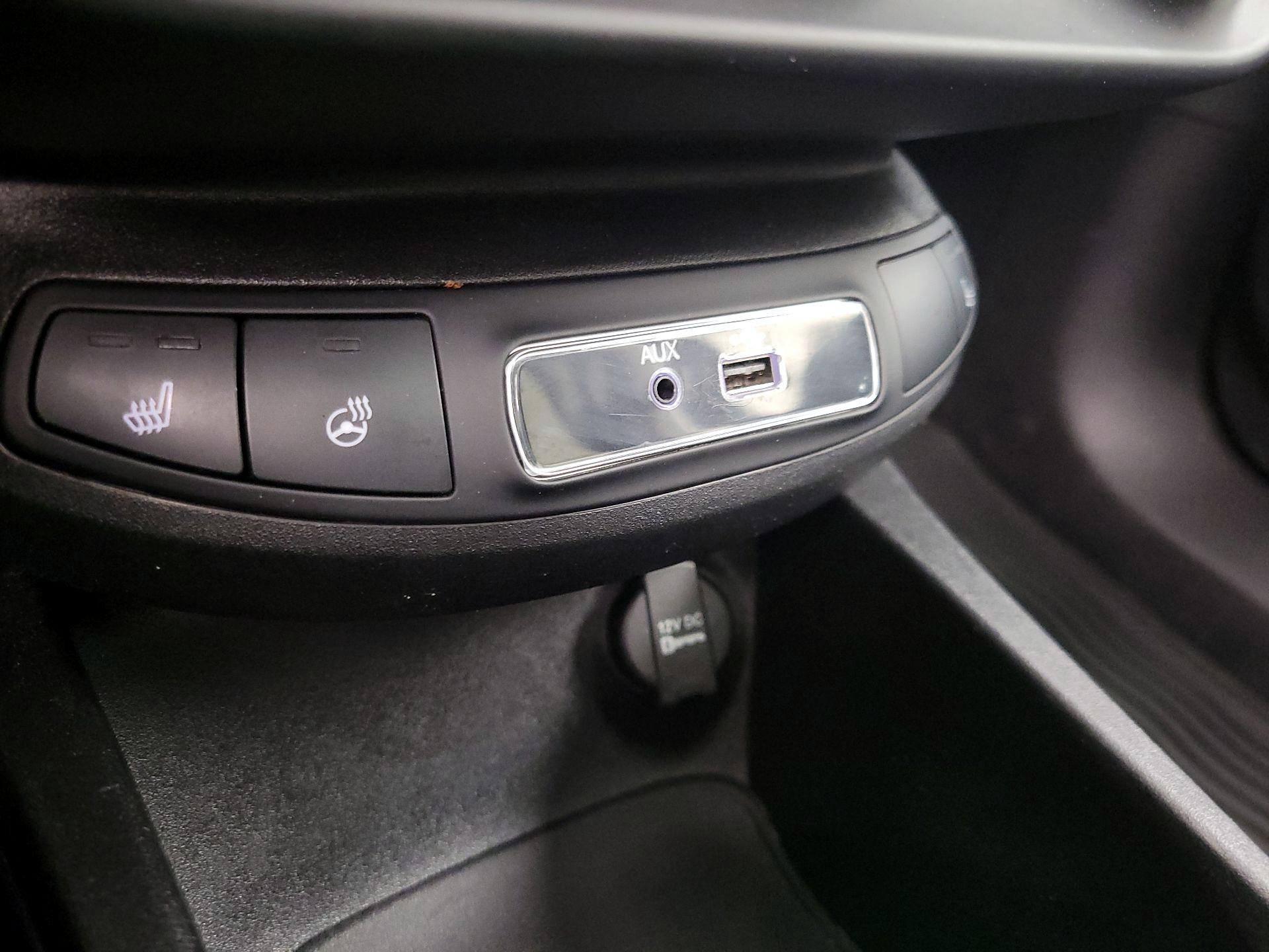 Thumbnail: 2016 Fiat 500X - 19
