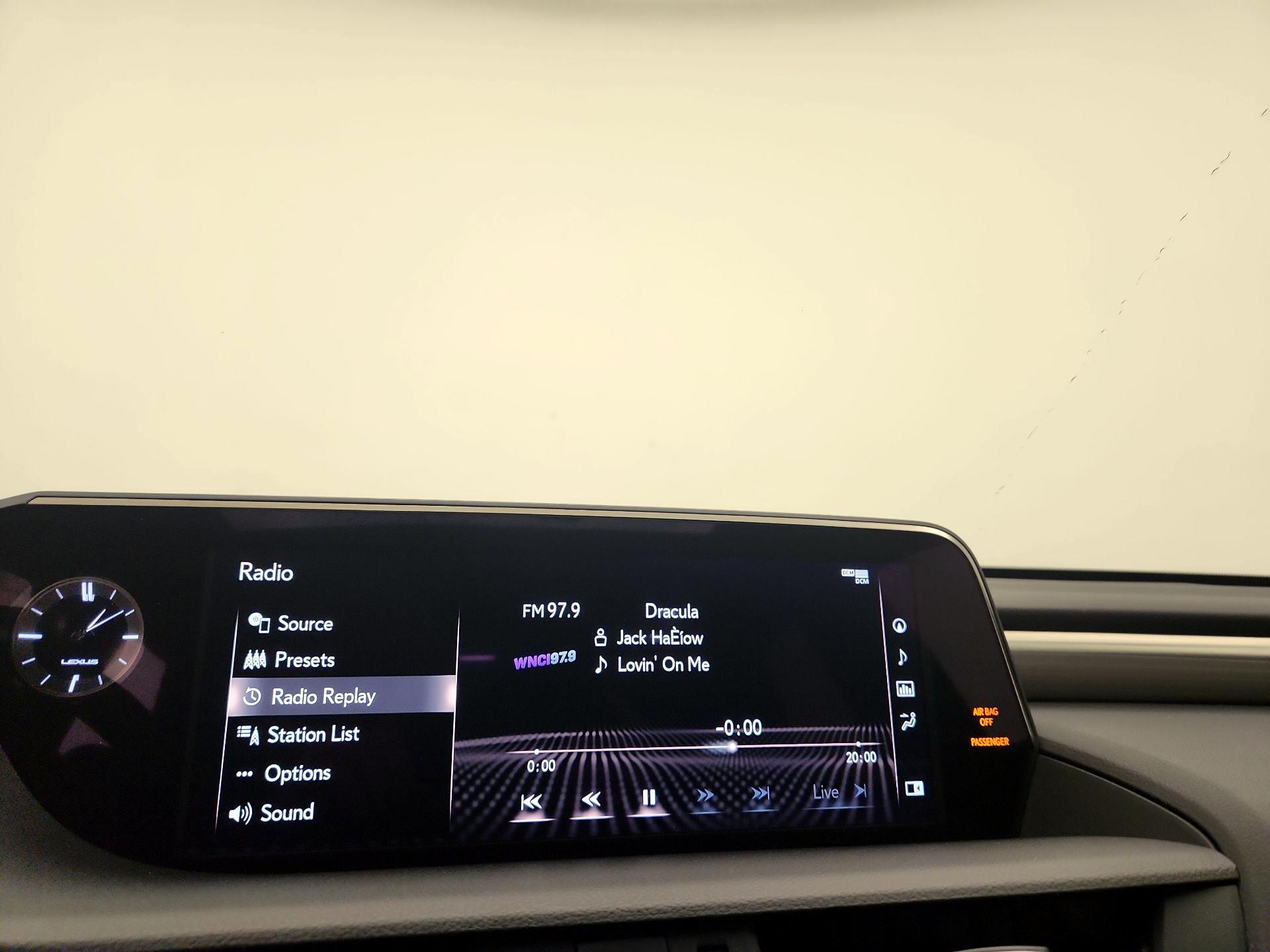 Thumbnail: 2021 Lexus ES - 15