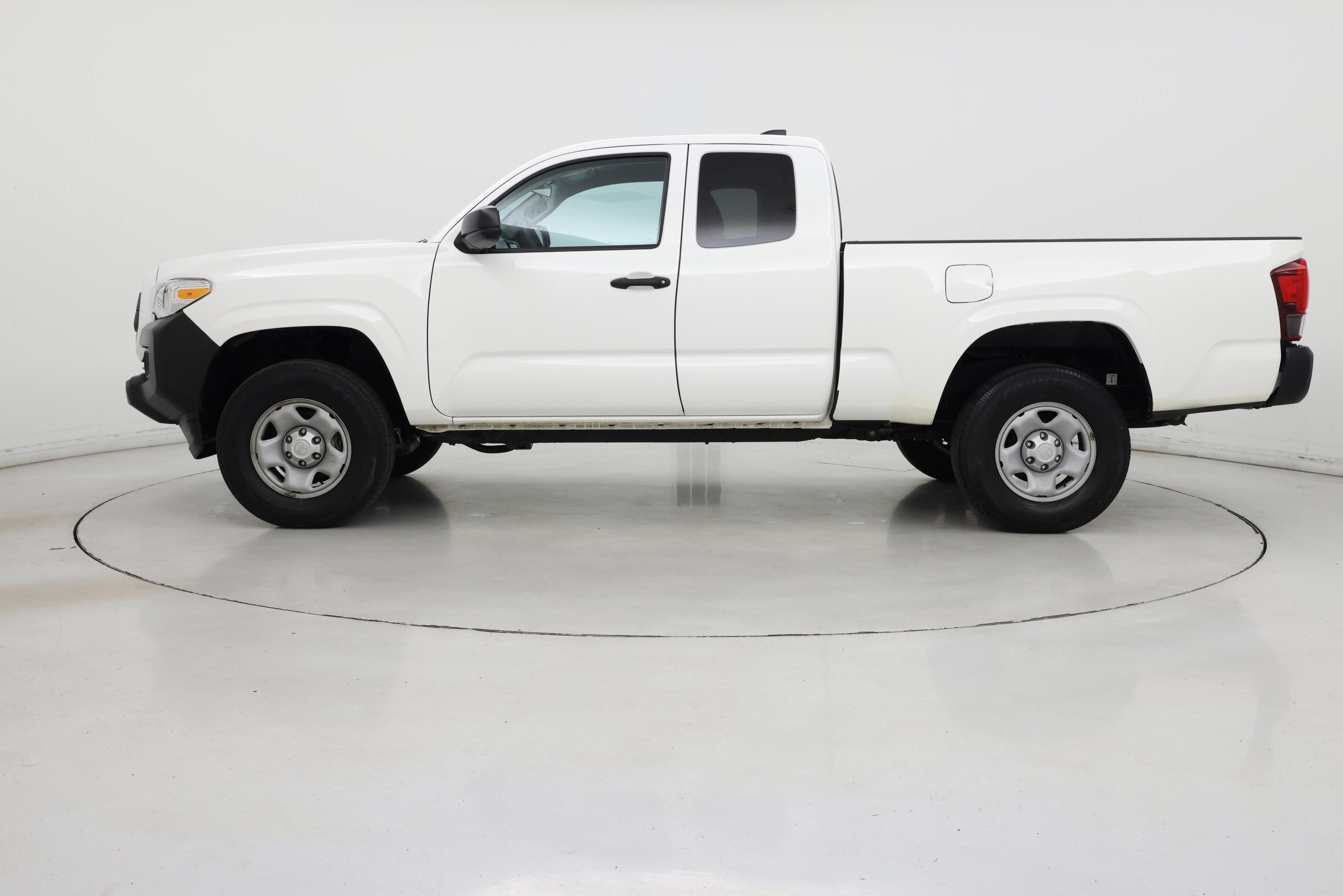 Thumbnail: 2023 Toyota Tacoma - 3