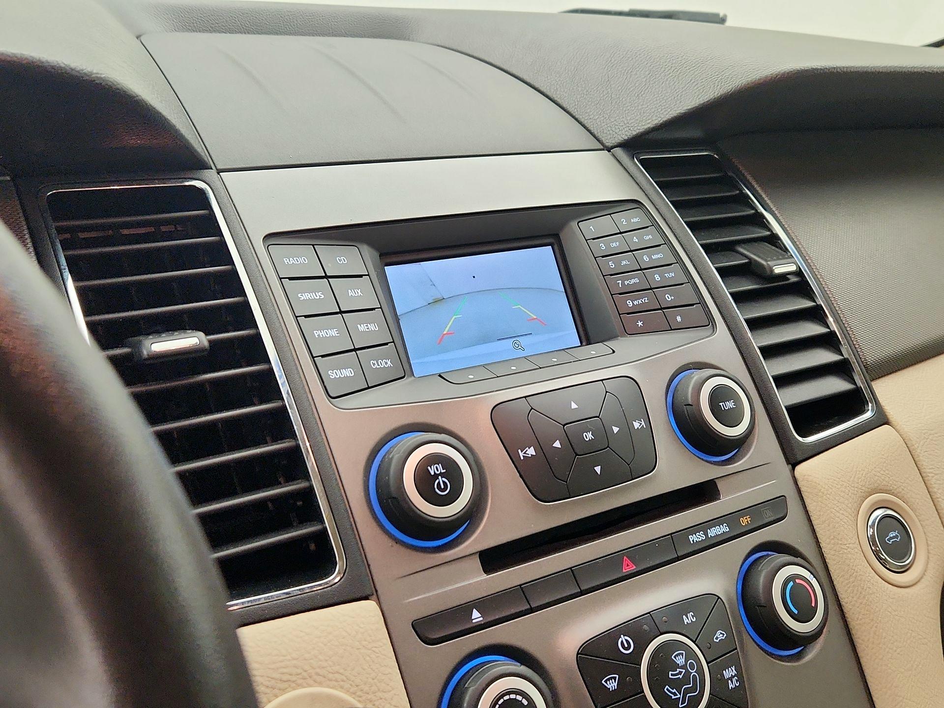 Thumbnail: 2016 Ford Taurus - 14