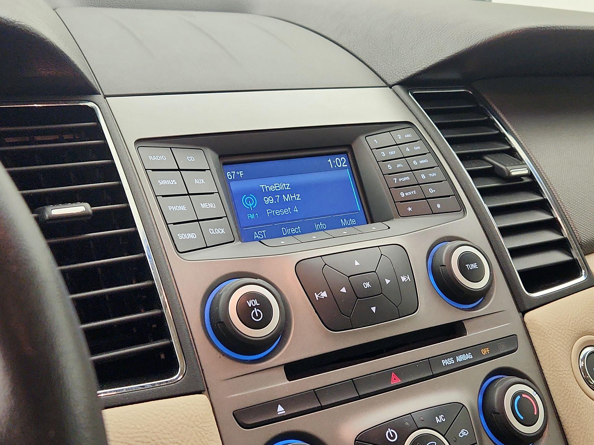Thumbnail: 2016 Ford Taurus - 15