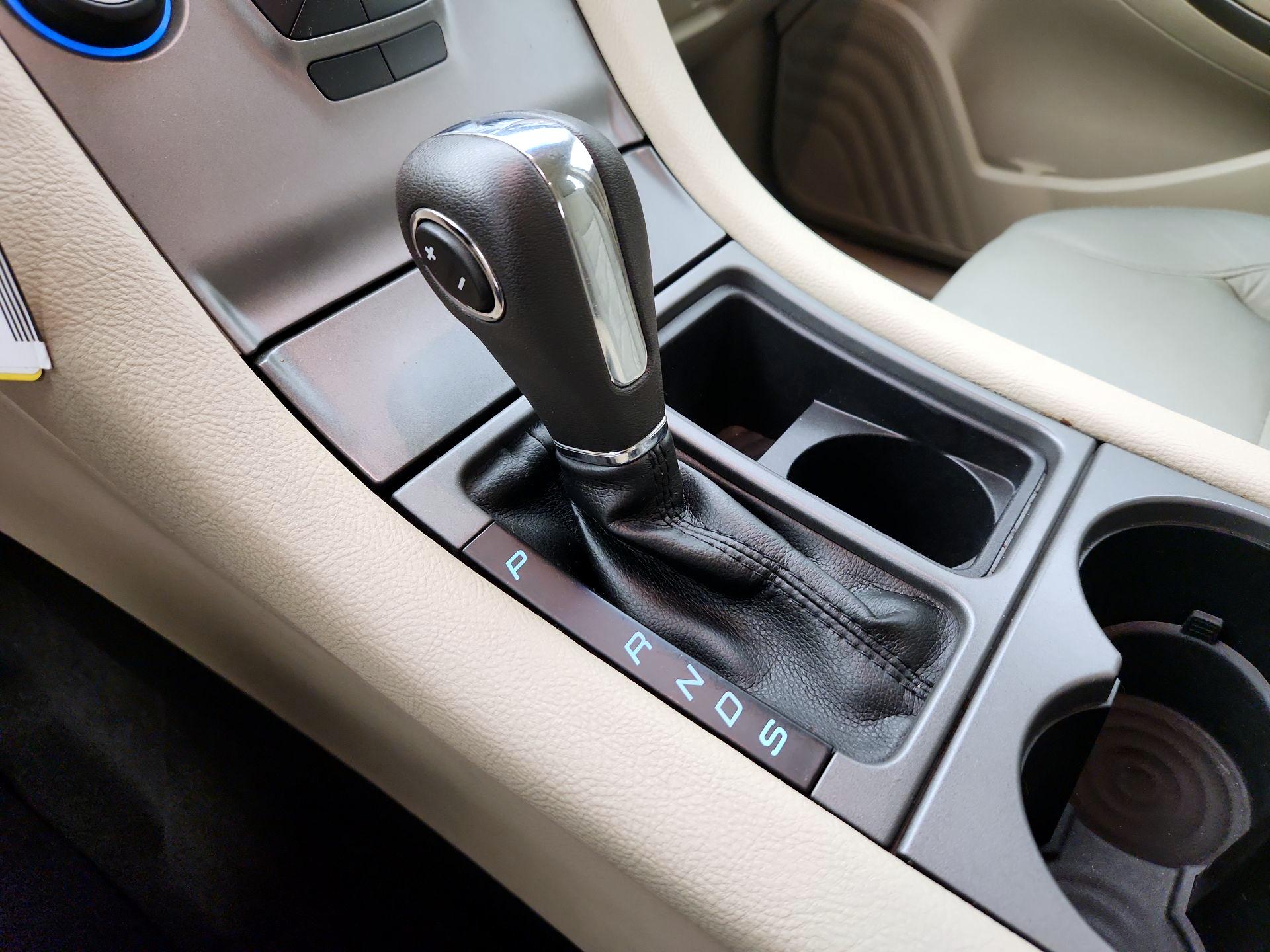 Thumbnail: 2016 Ford Taurus - 17