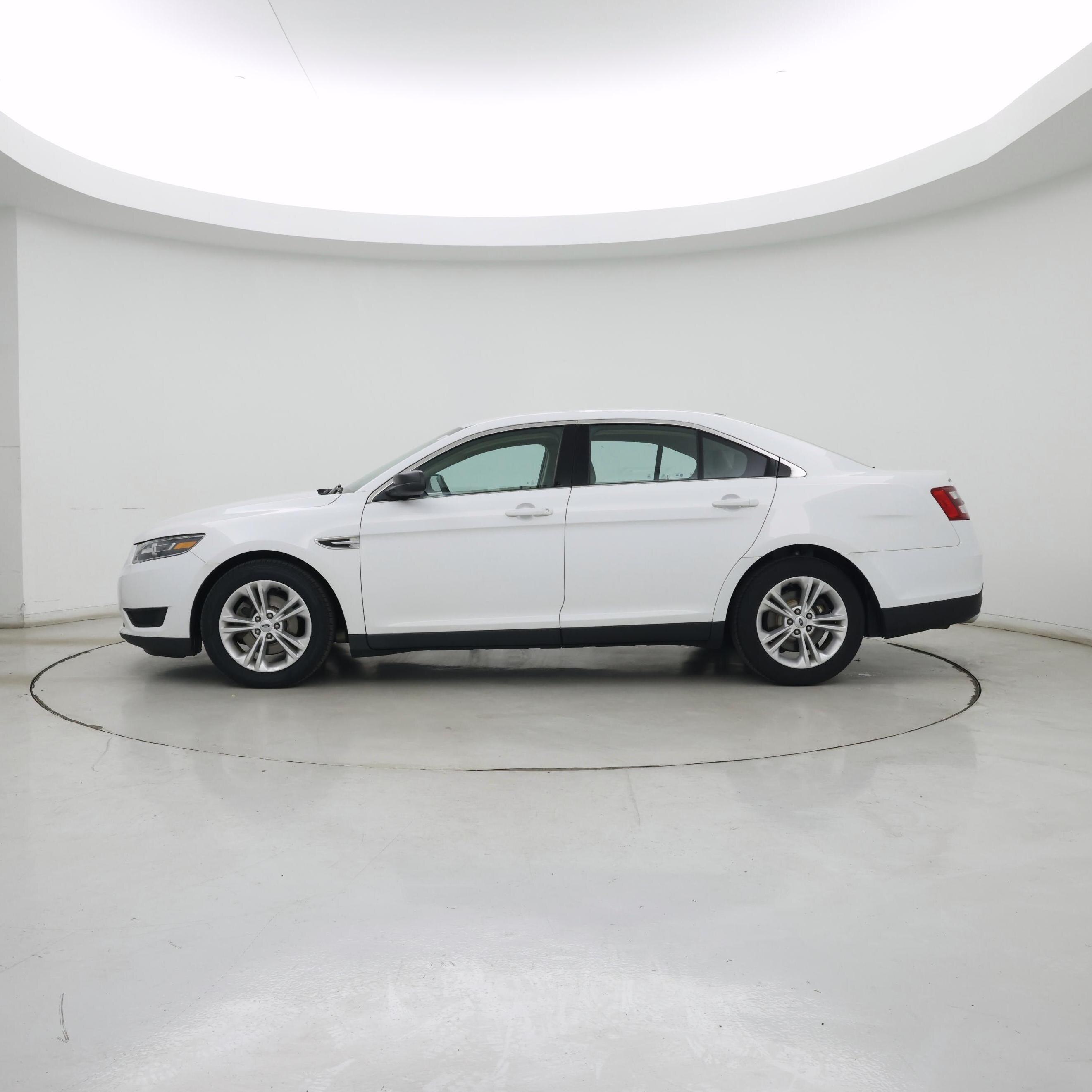 Thumbnail: 2016 Ford Taurus - 3
