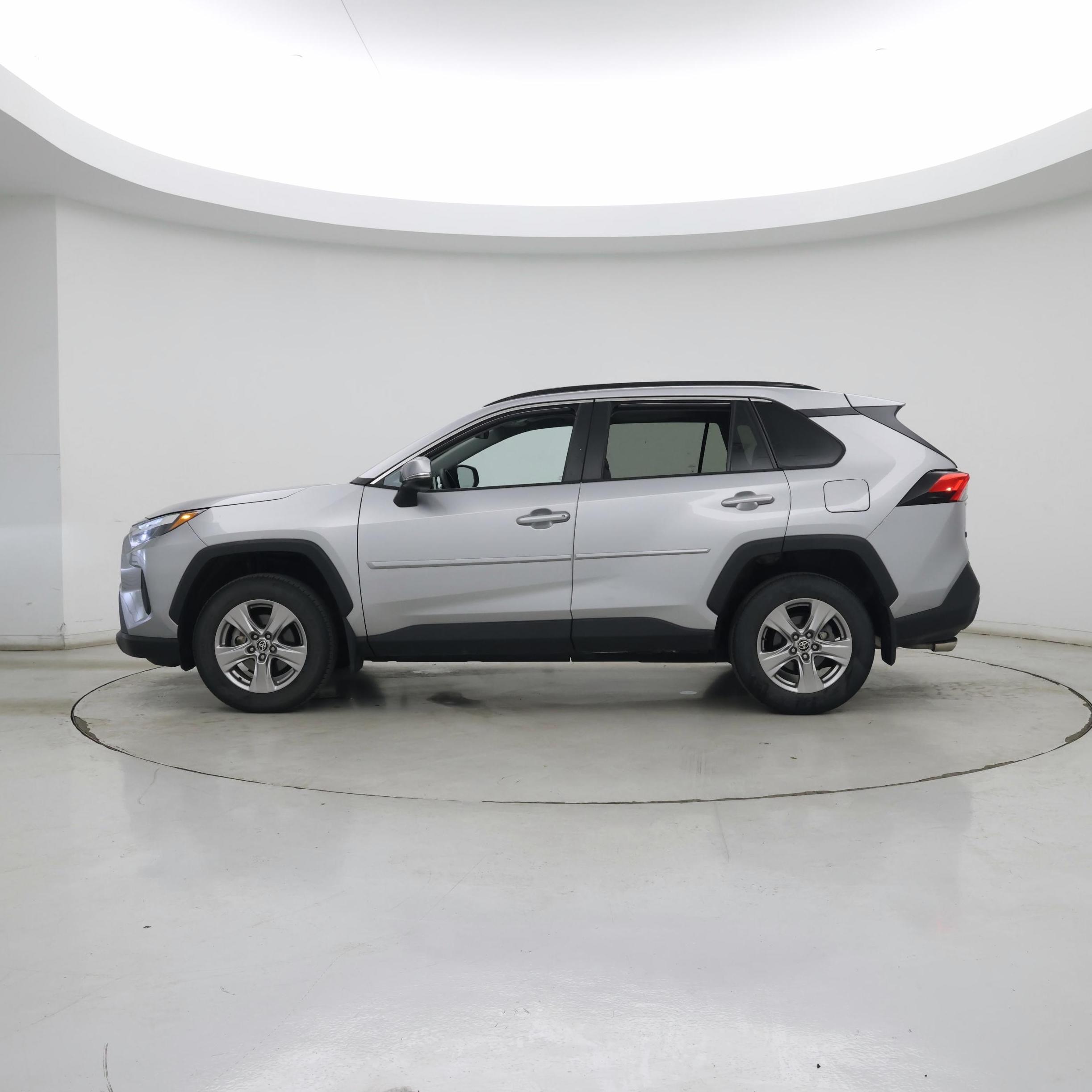 Thumbnail: 2022 Toyota RAV4 - 3