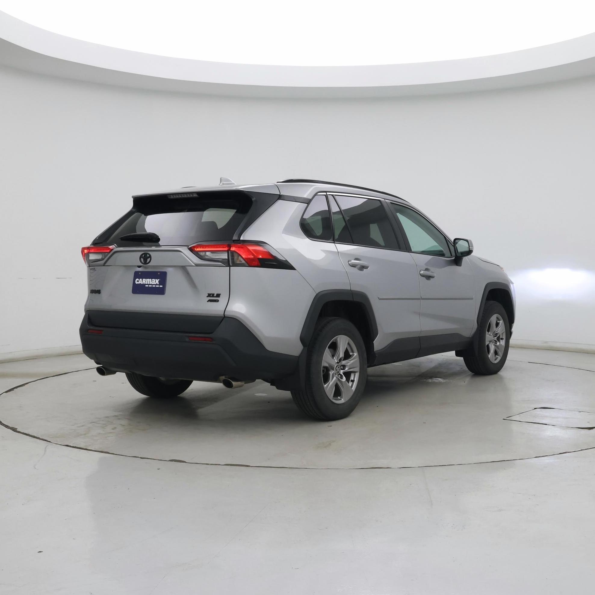 Thumbnail: 2022 Toyota RAV4 - 8