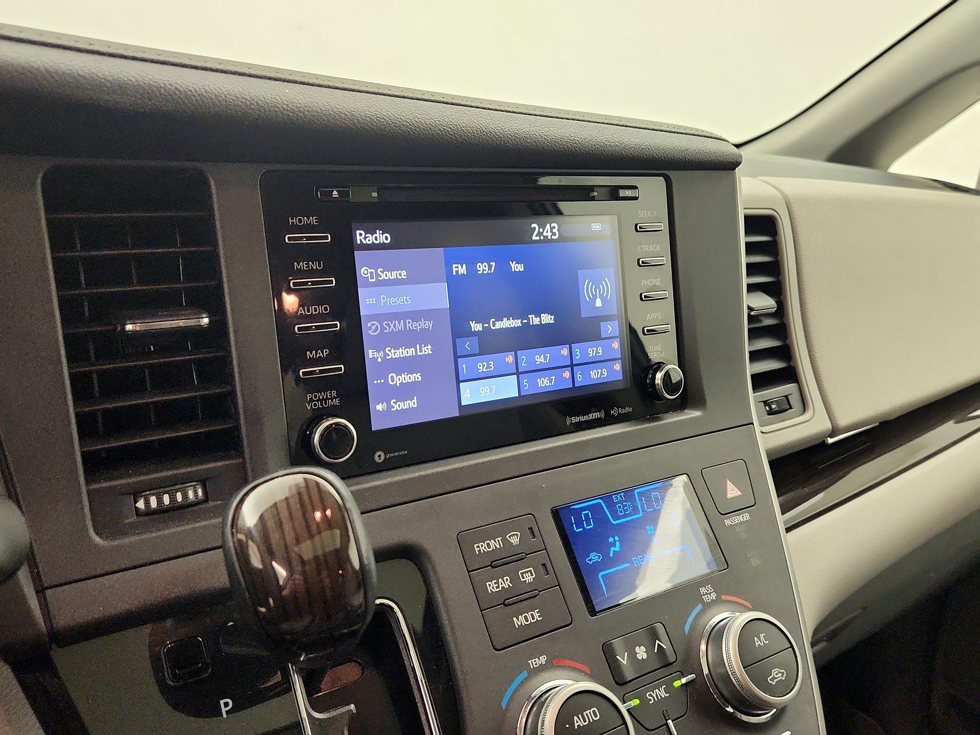 Thumbnail: 2020 Toyota Sienna - 15