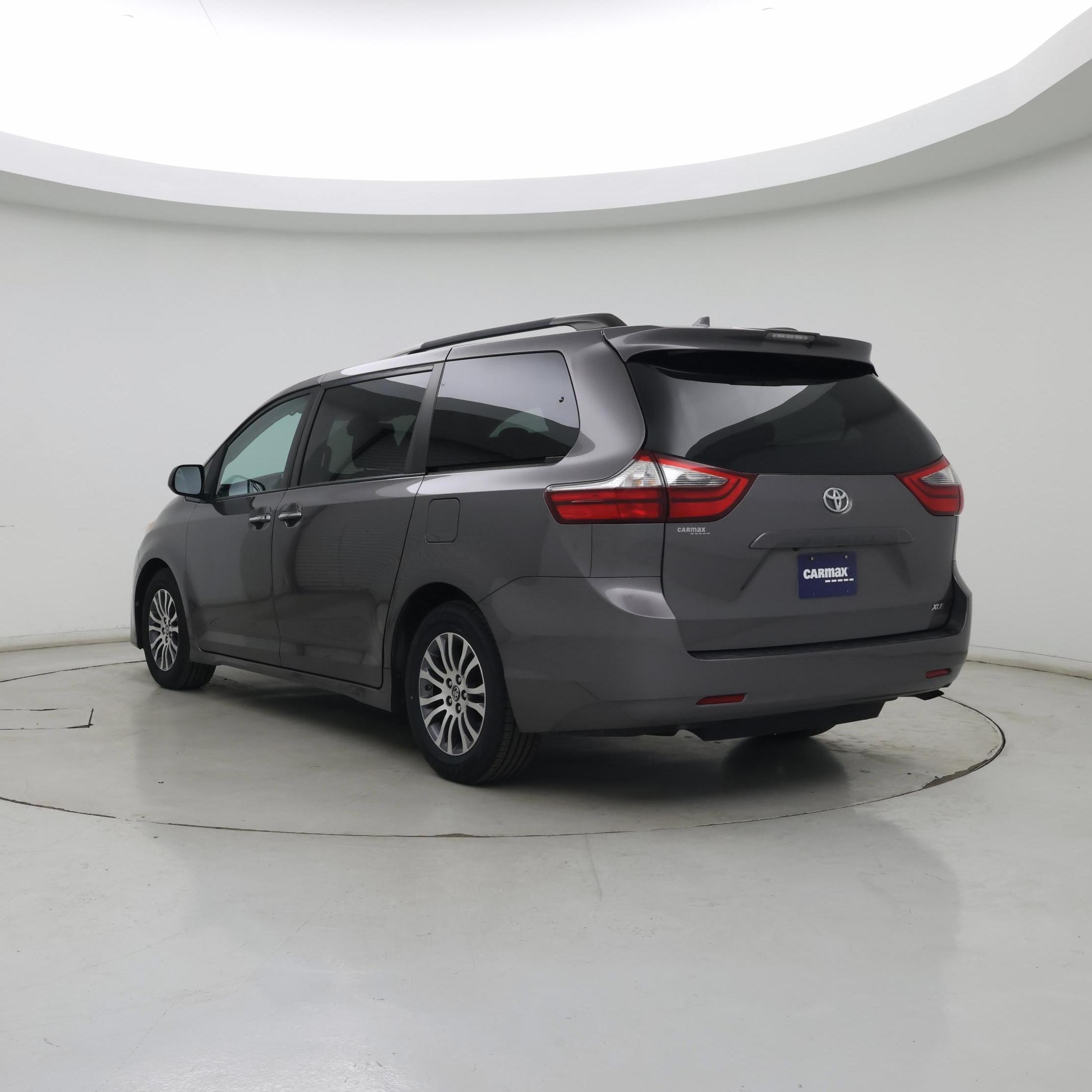 Thumbnail: 2020 Toyota Sienna - 2