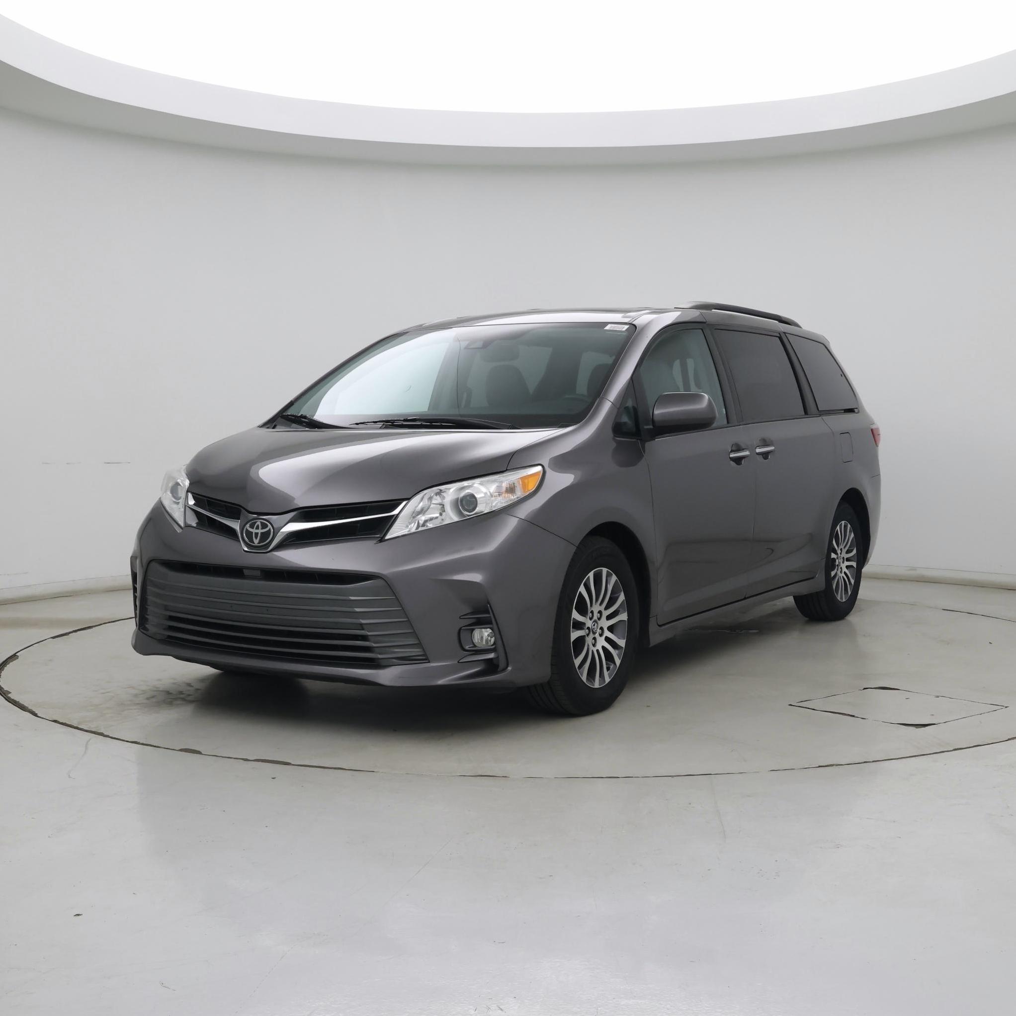 Thumbnail: 2020 Toyota Sienna - 4