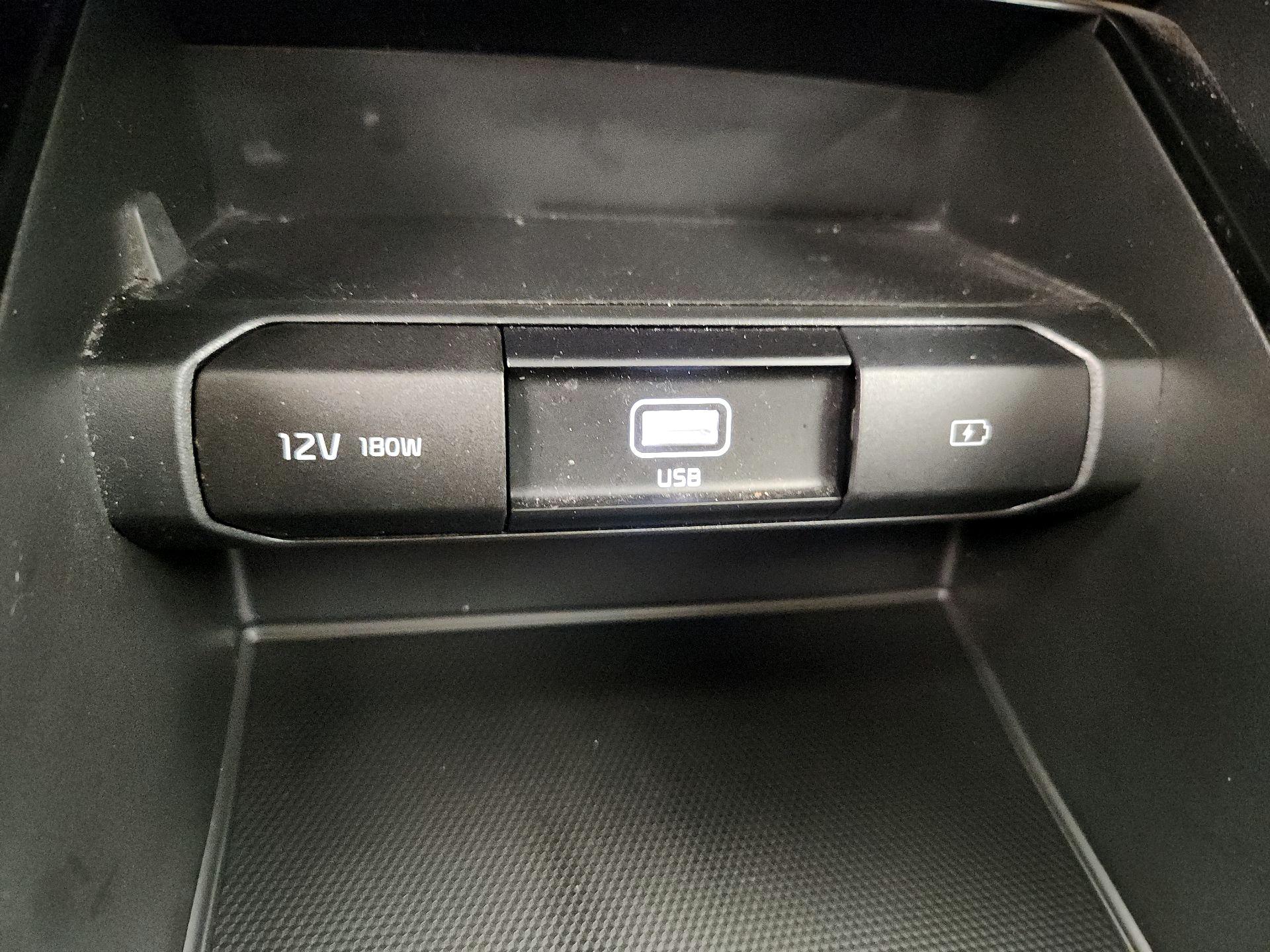 Thumbnail: 2021 Kia Telluride - 18