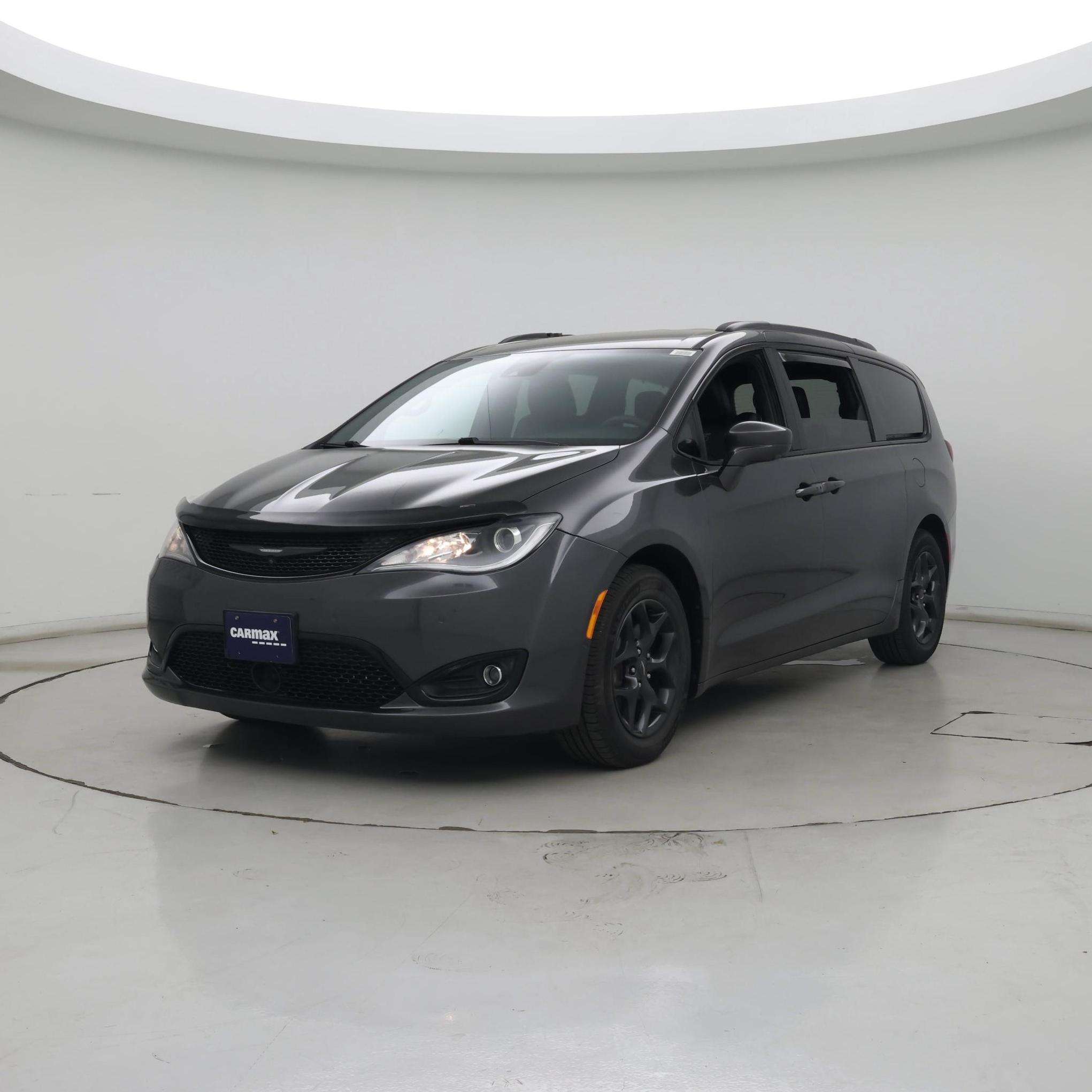 Thumbnail: 2019 Chrysler Pacifica - 4