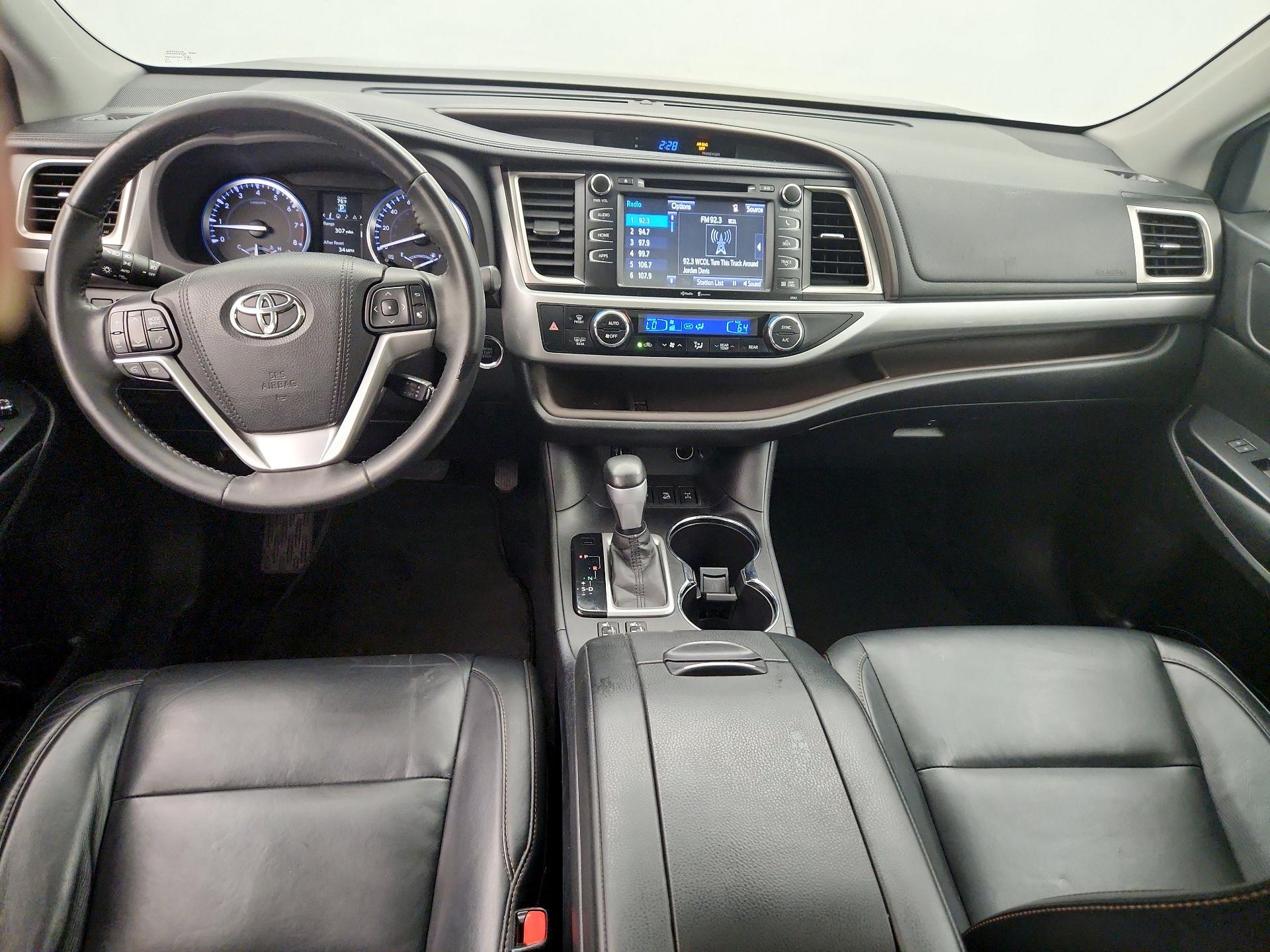 Thumbnail: 2015 Toyota Highlander - 9