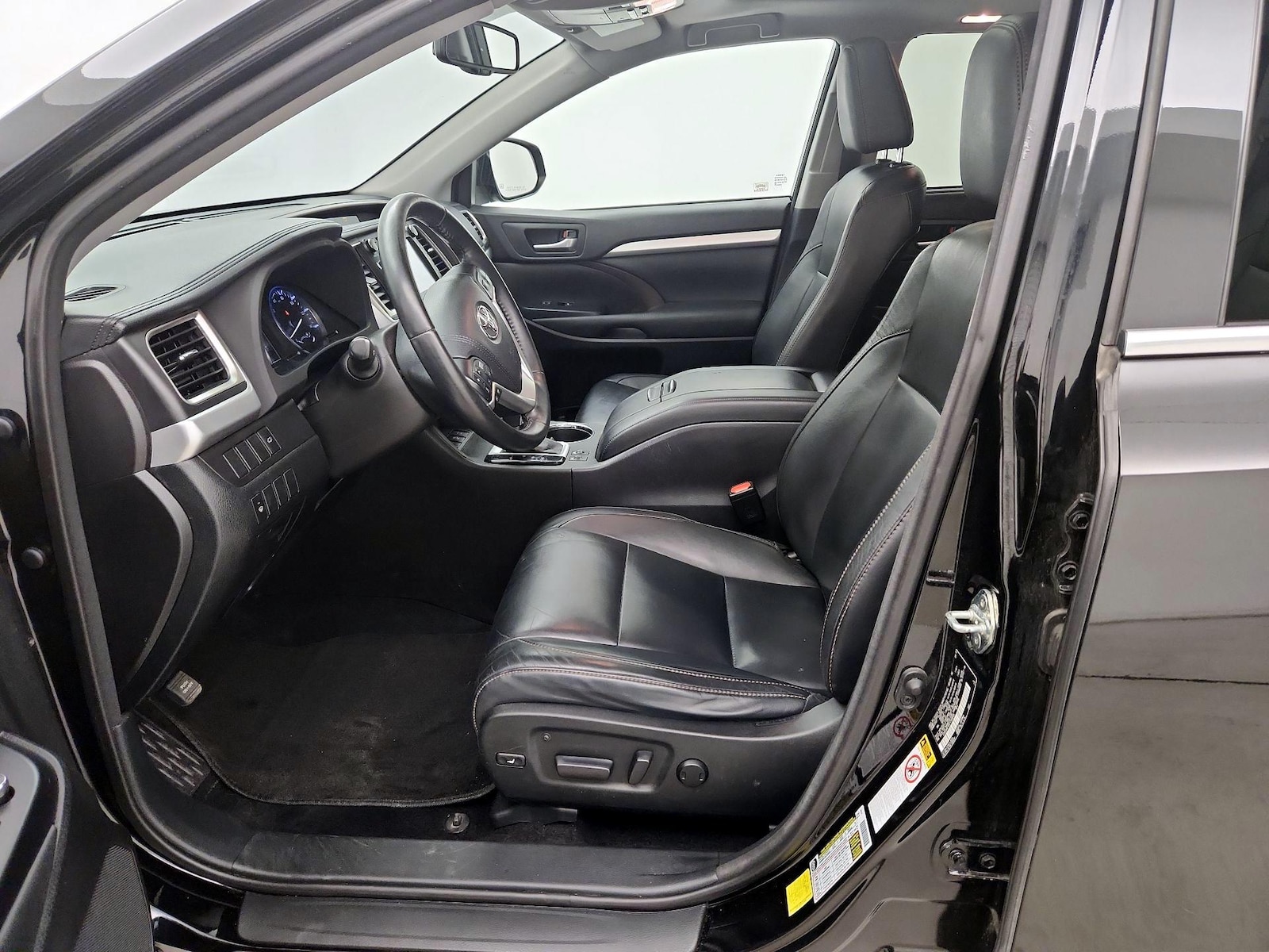 2015 Toyota Highlander XLE - Photo 12