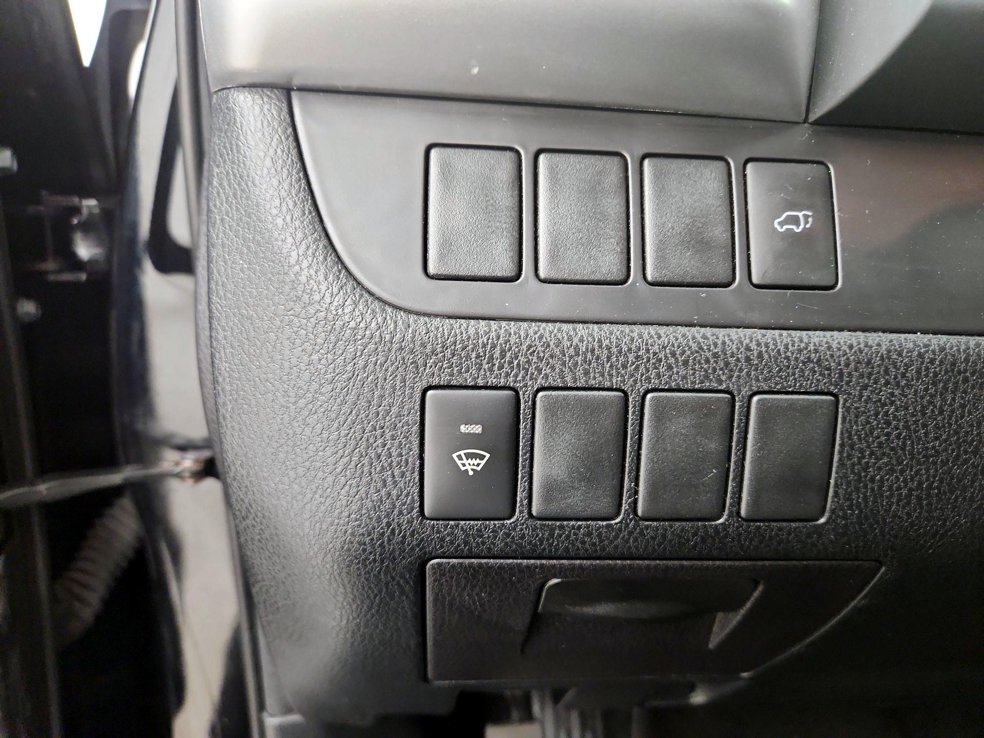 Thumbnail: 2015 Toyota Highlander - 13