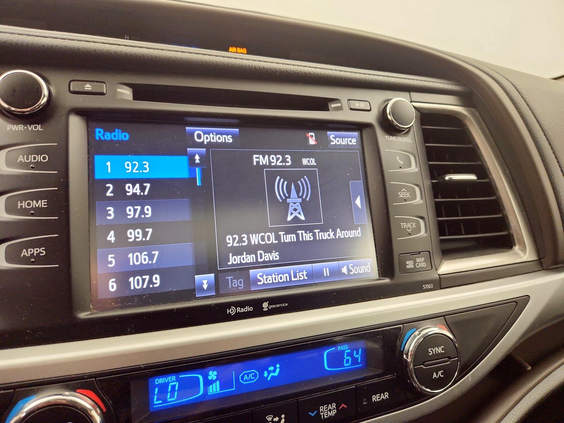 Thumbnail: 2015 Toyota Highlander - 15