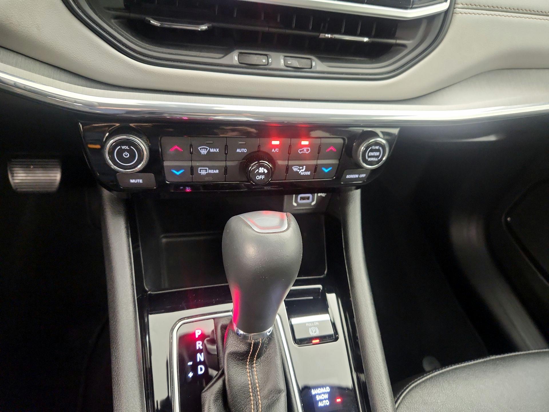 Thumbnail: 2022 Jeep Compass - 16