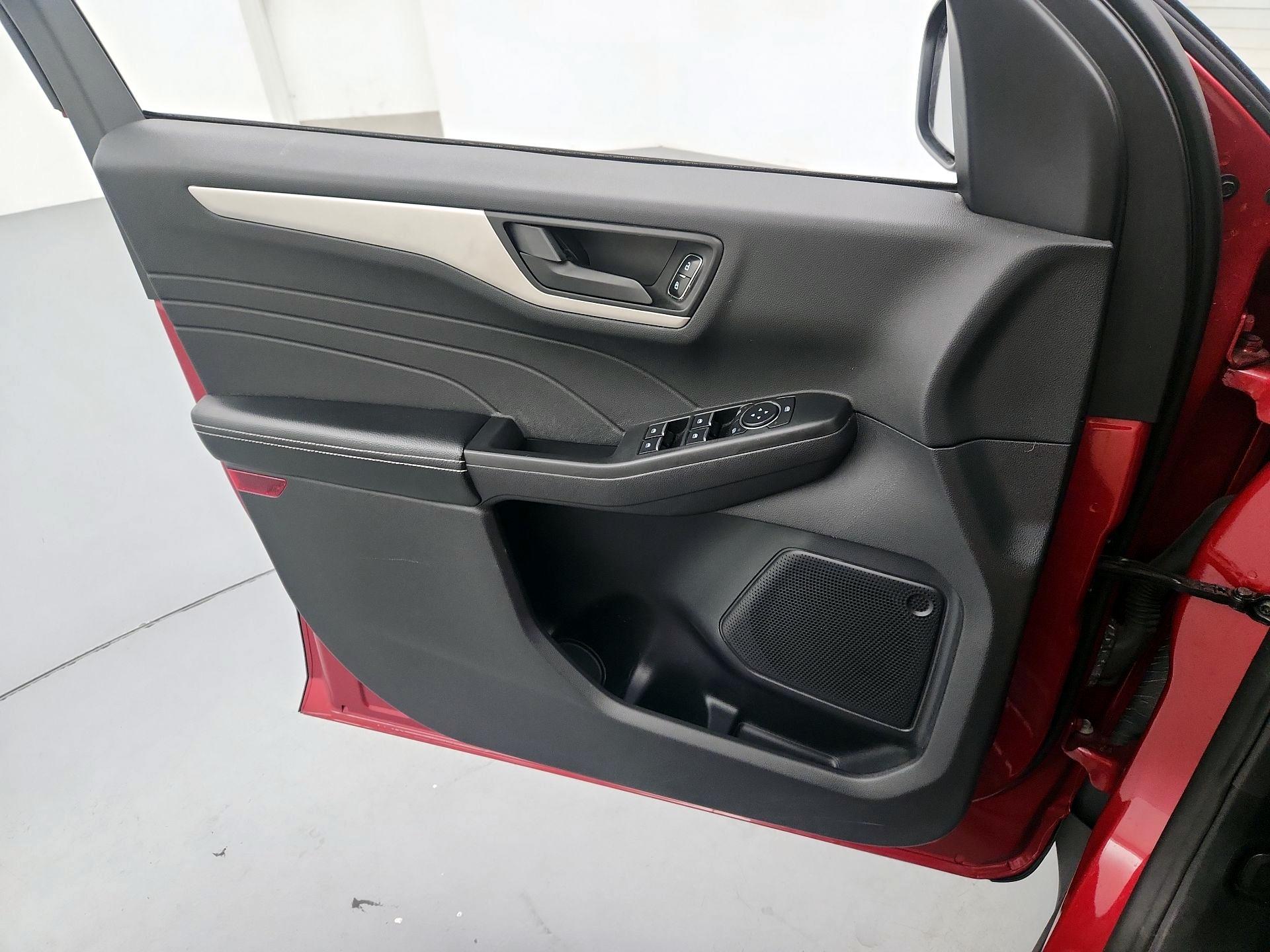 Thumbnail: 2022 Ford Escape - 12