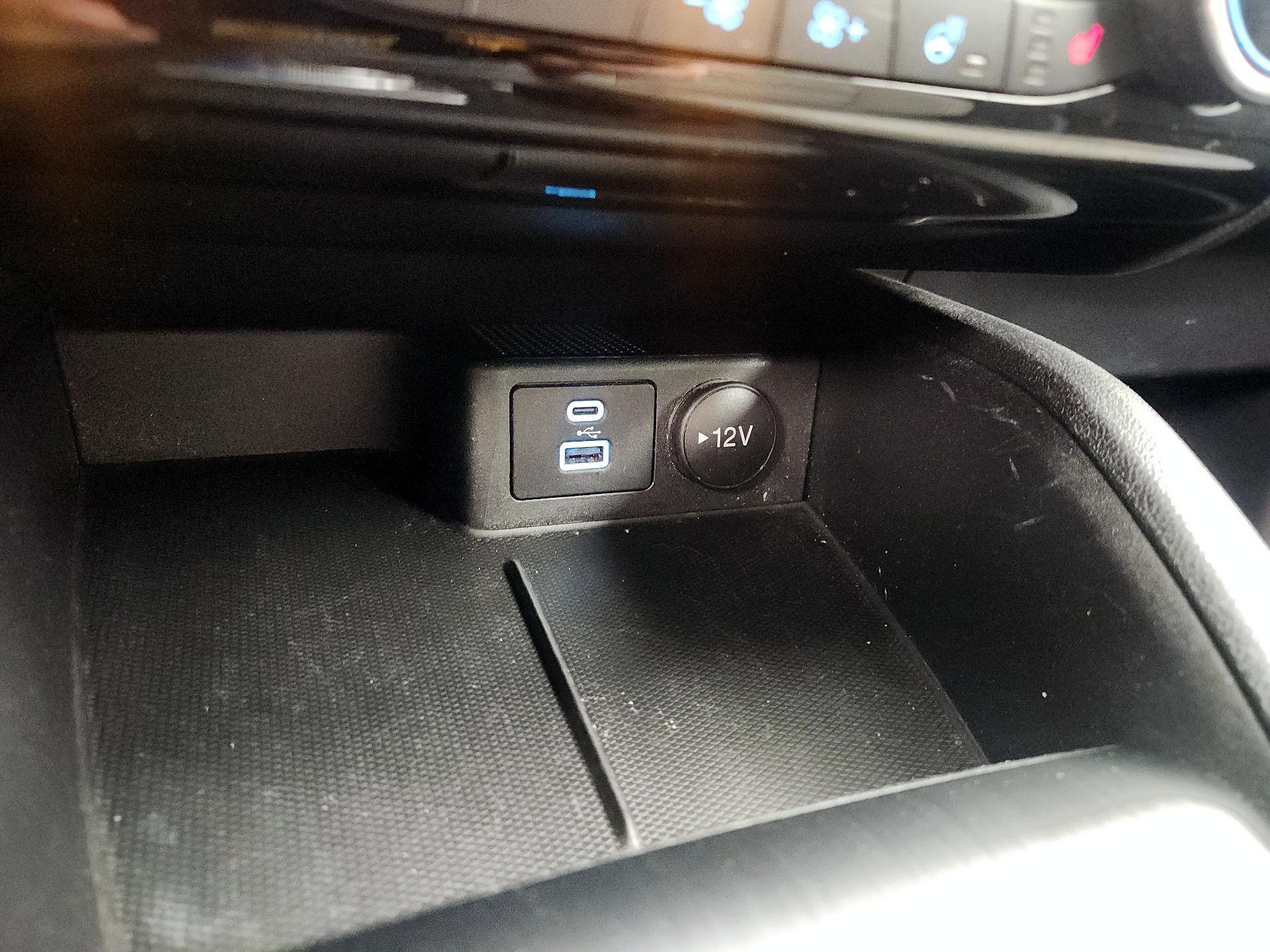 Thumbnail: 2022 Ford Escape - 18