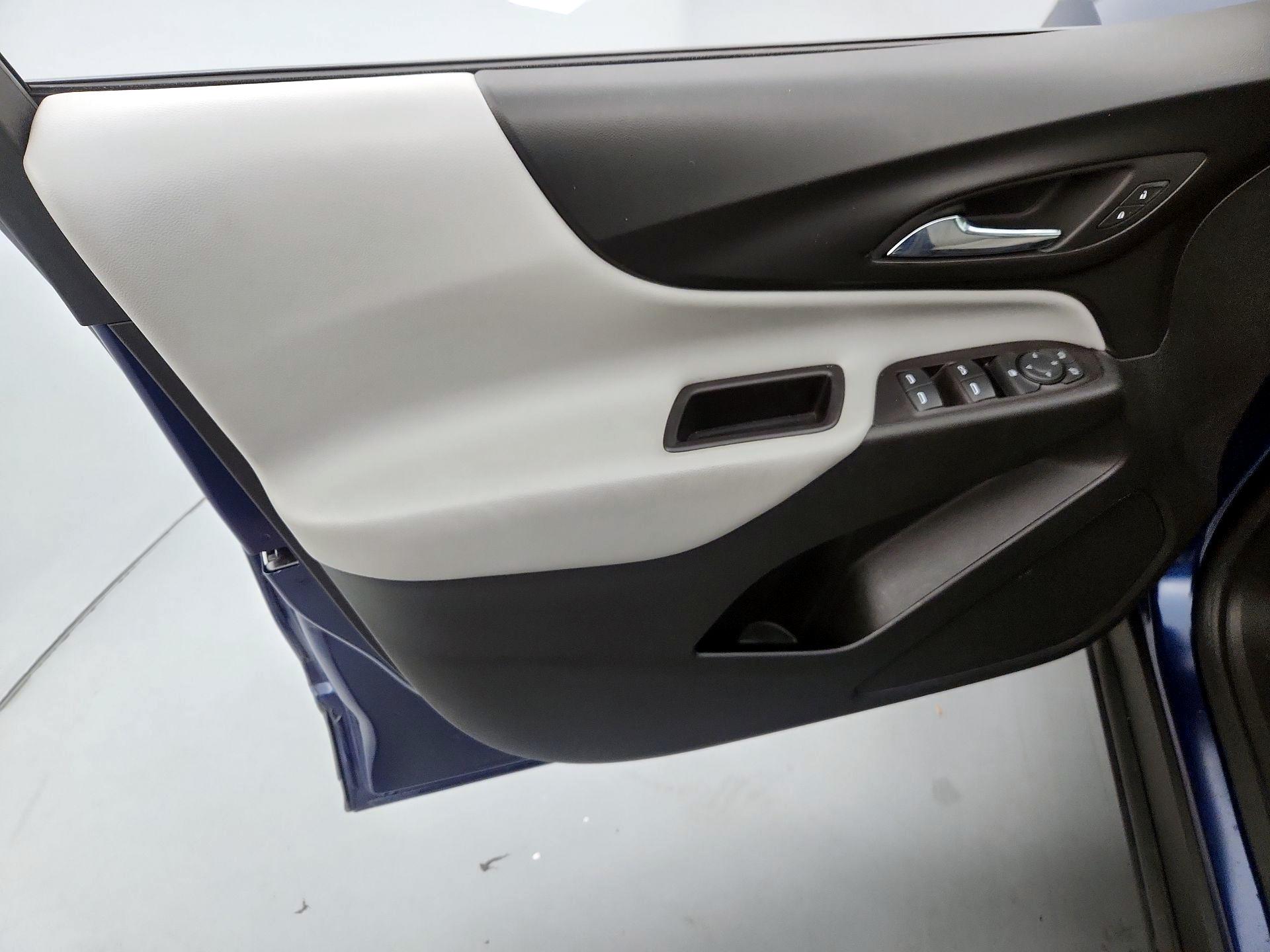 Thumbnail: 2022 Chevrolet Equinox - 12