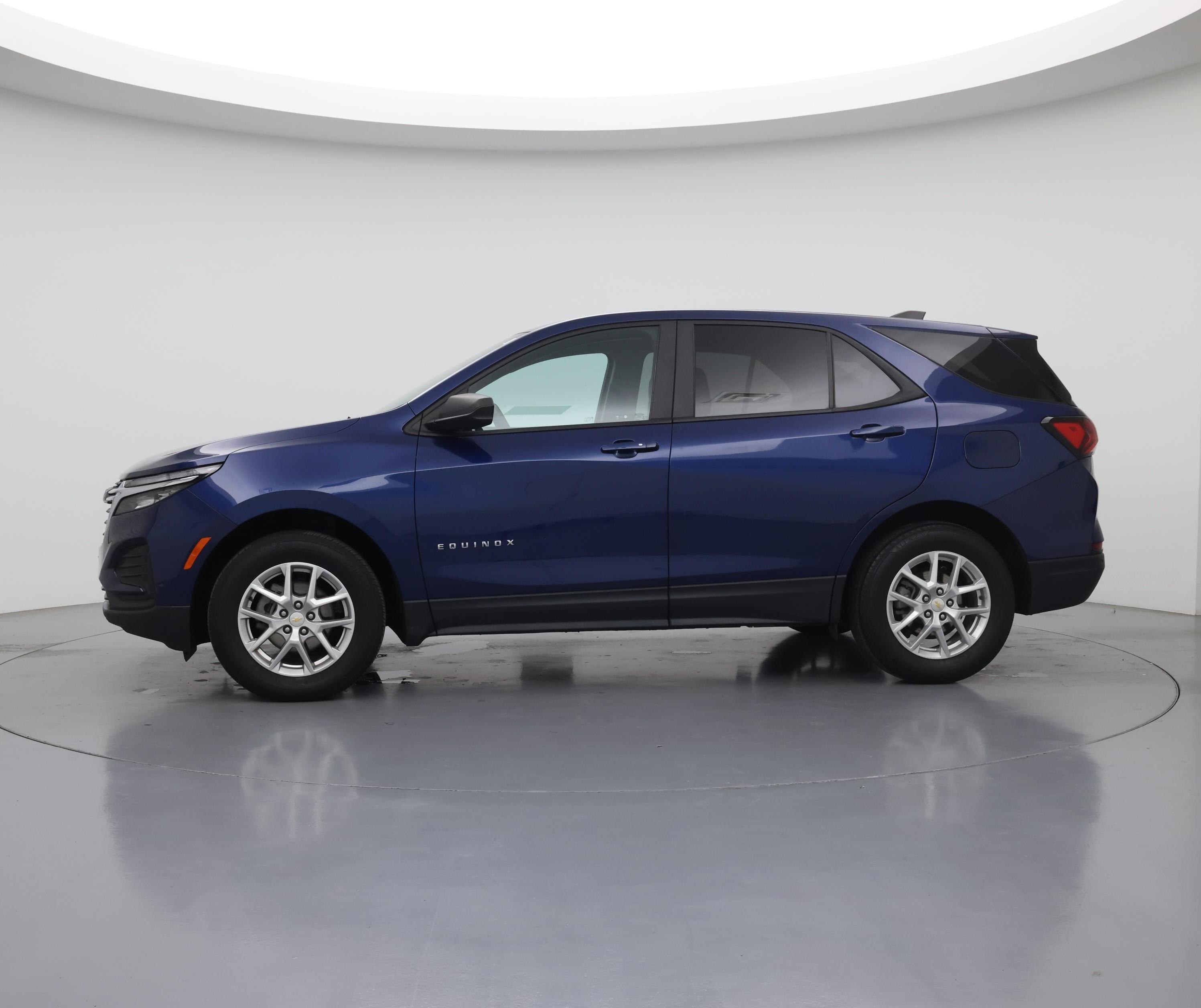 Thumbnail: 2022 Chevrolet Equinox - 3