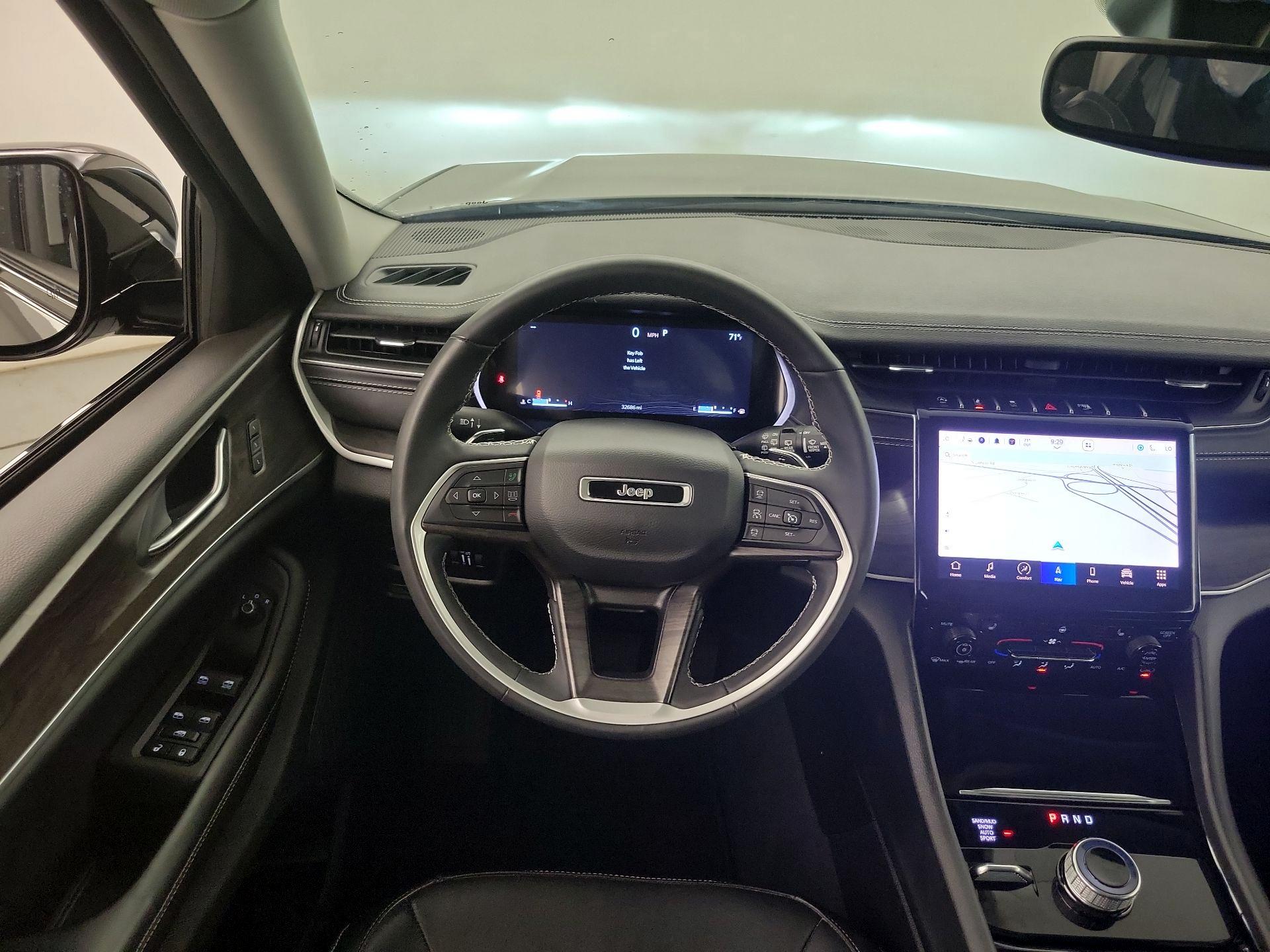 Thumbnail: 2023 Jeep Grand Cherokee - 10