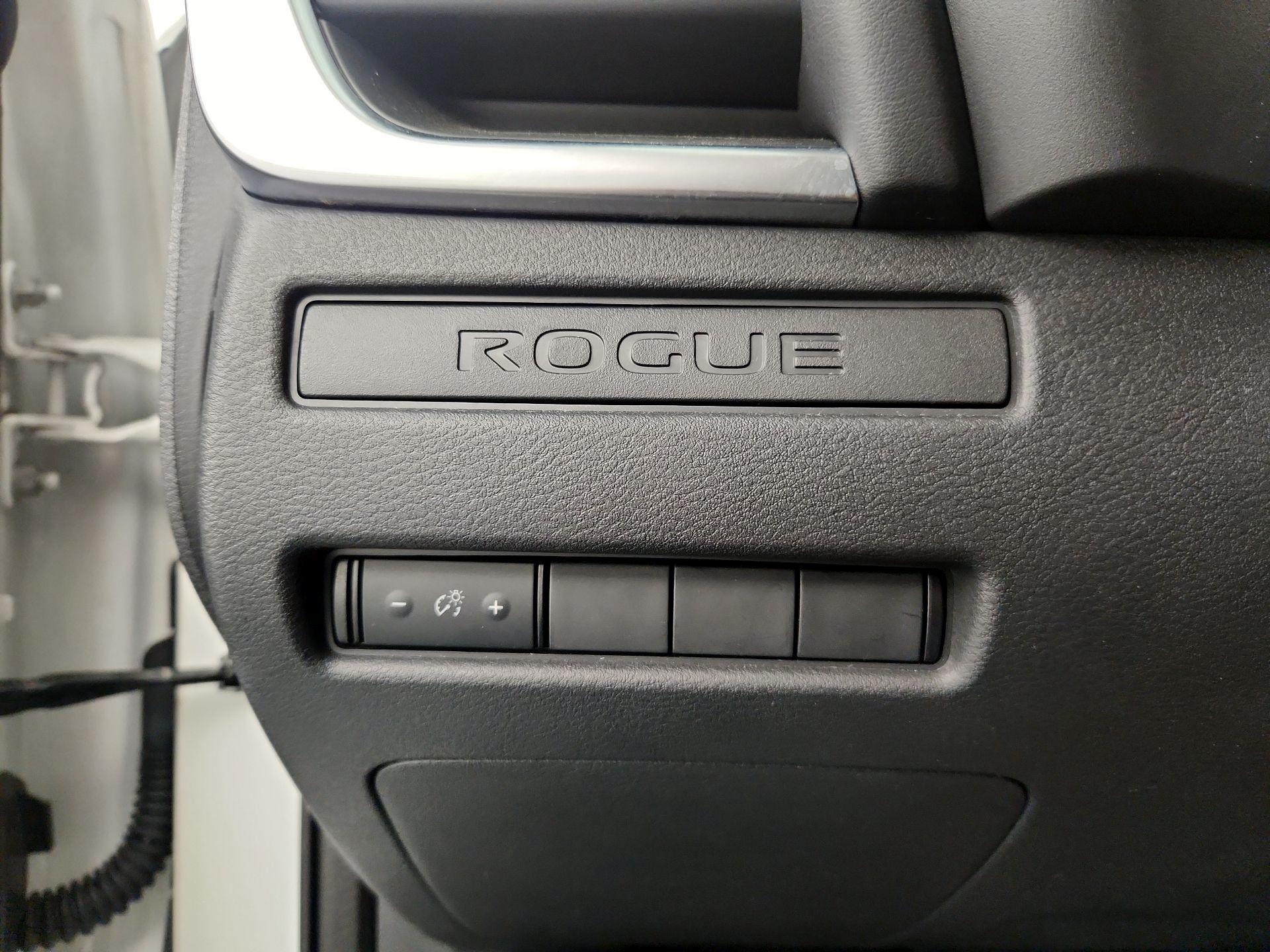 Thumbnail: 2022 Nissan Rogue - 13