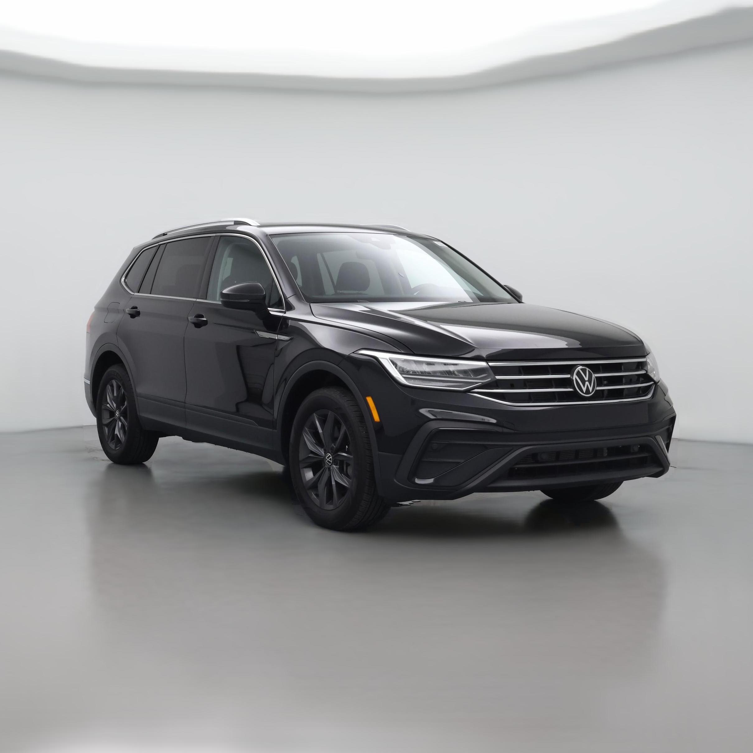 Thumbnail: 2023 Volkswagen Tiguan - 1