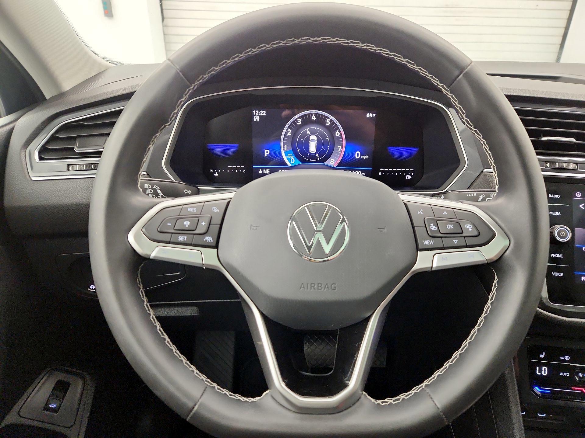 Thumbnail: 2023 Volkswagen Tiguan - 10
