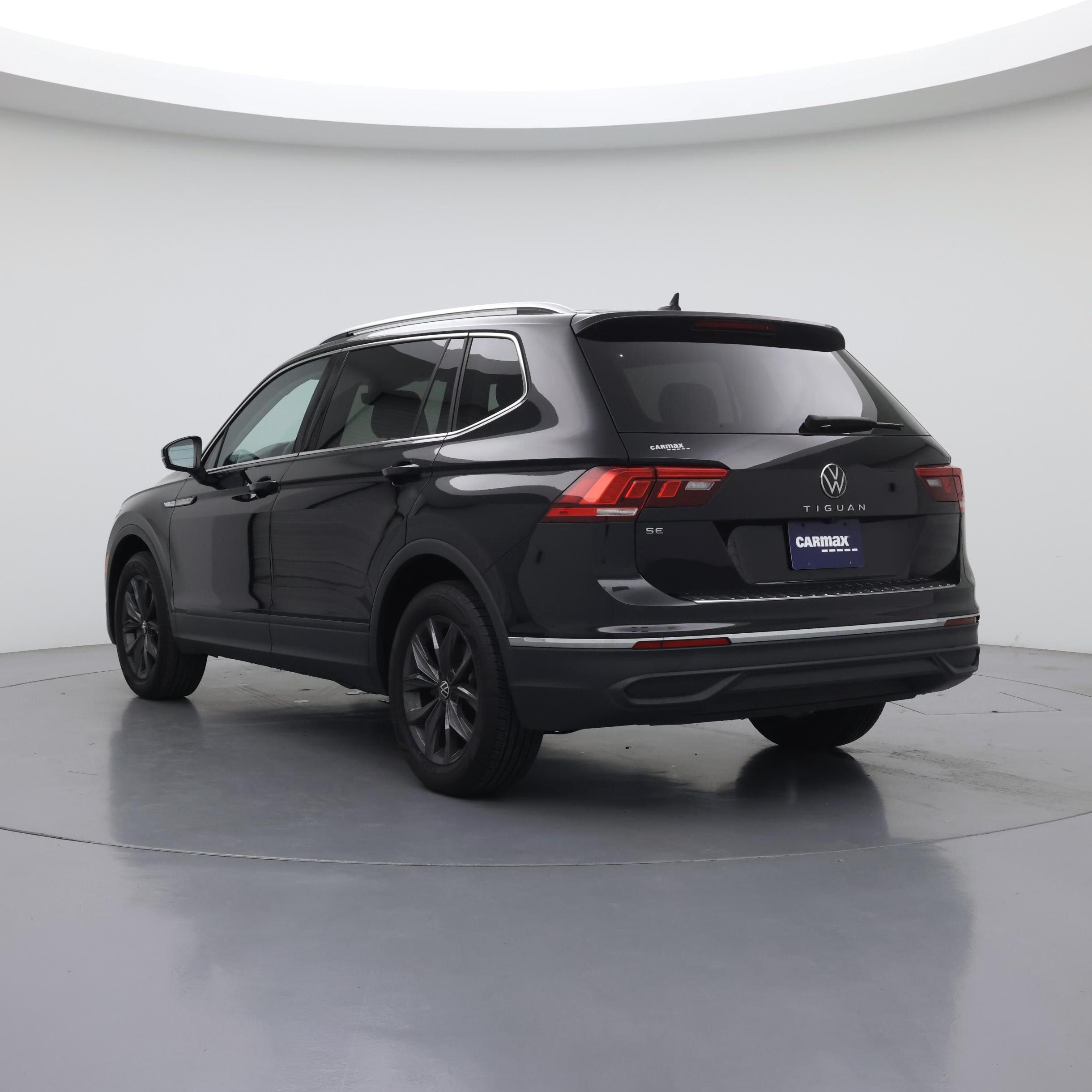 Thumbnail: 2023 Volkswagen Tiguan - 2