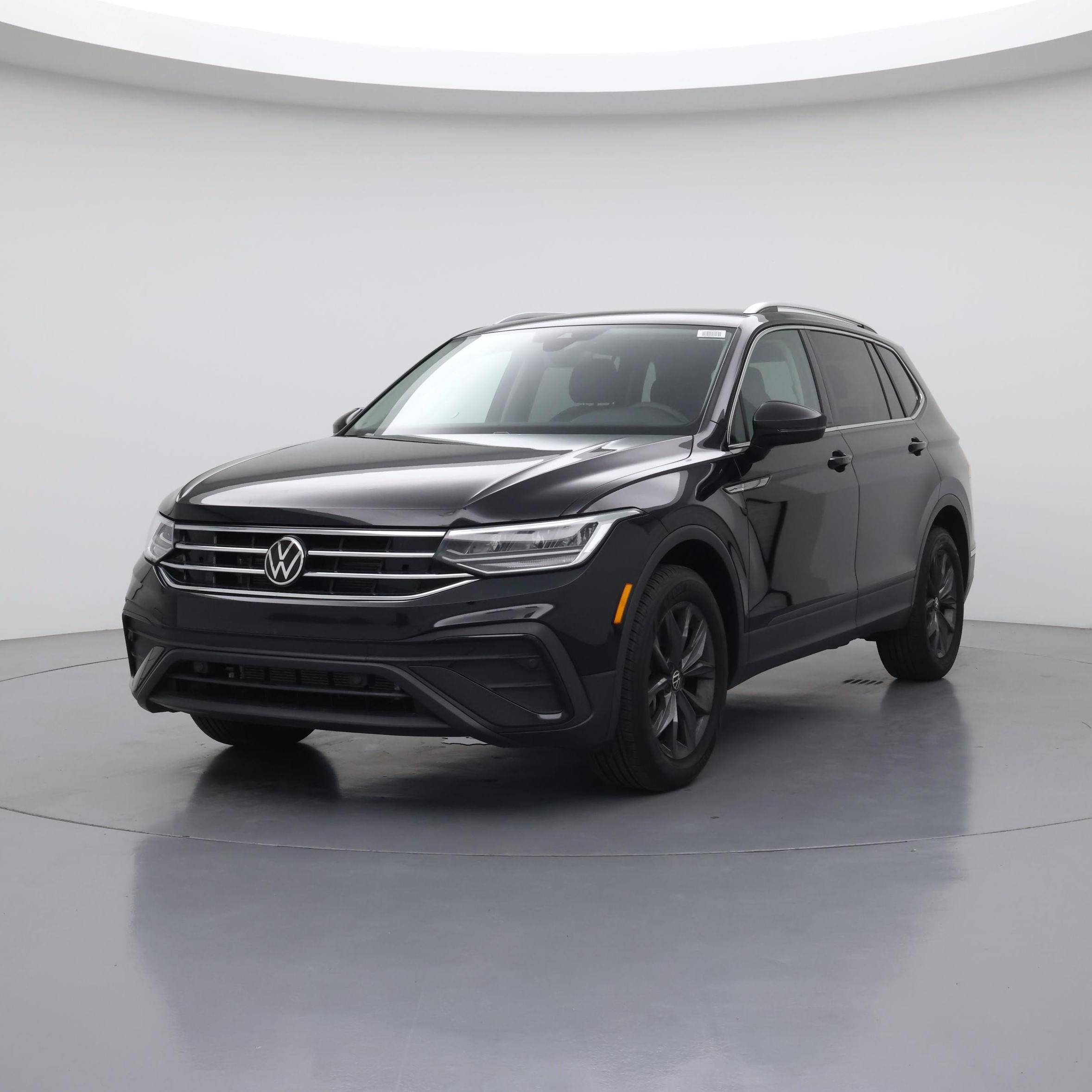 Thumbnail: 2023 Volkswagen Tiguan - 4