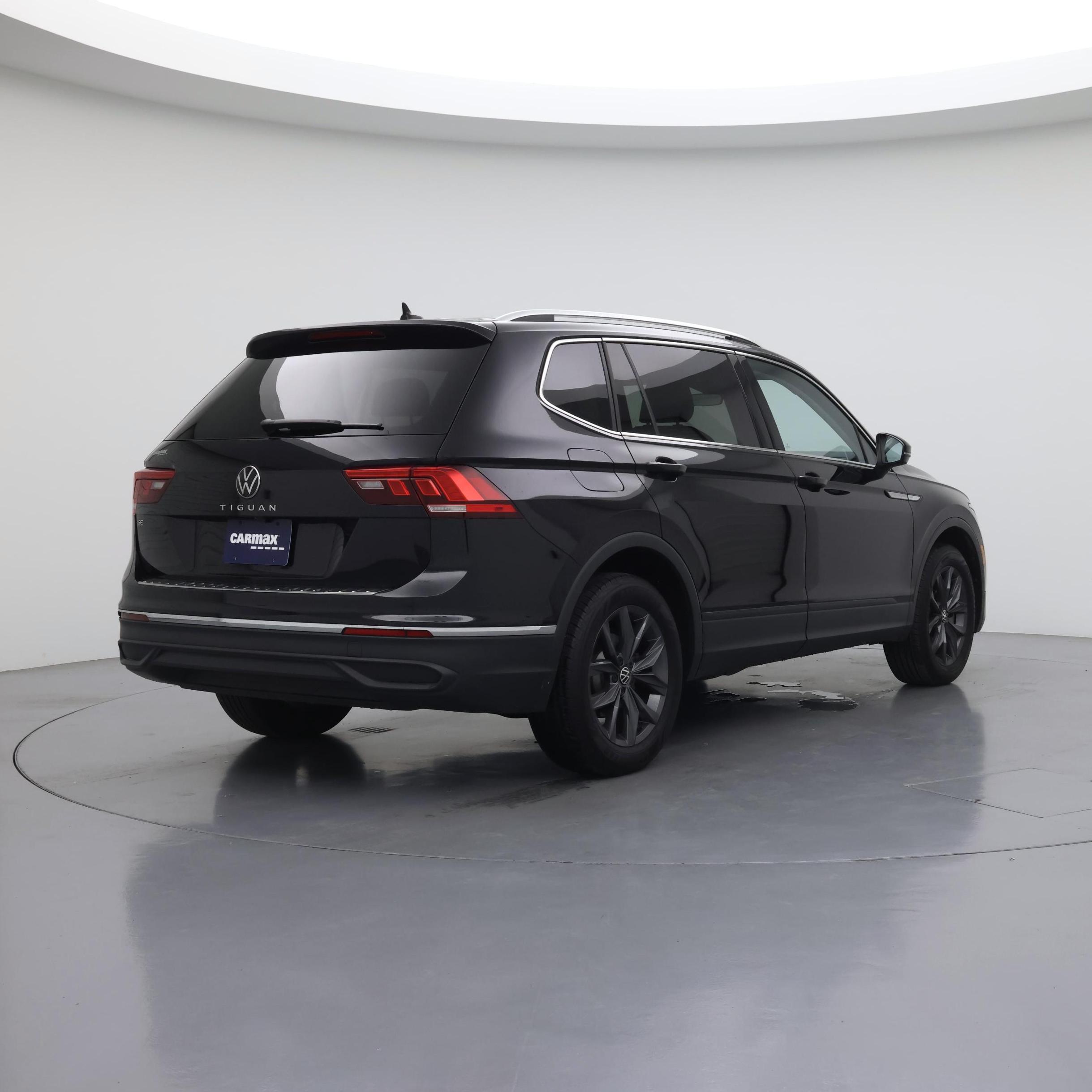 Thumbnail: 2023 Volkswagen Tiguan - 8