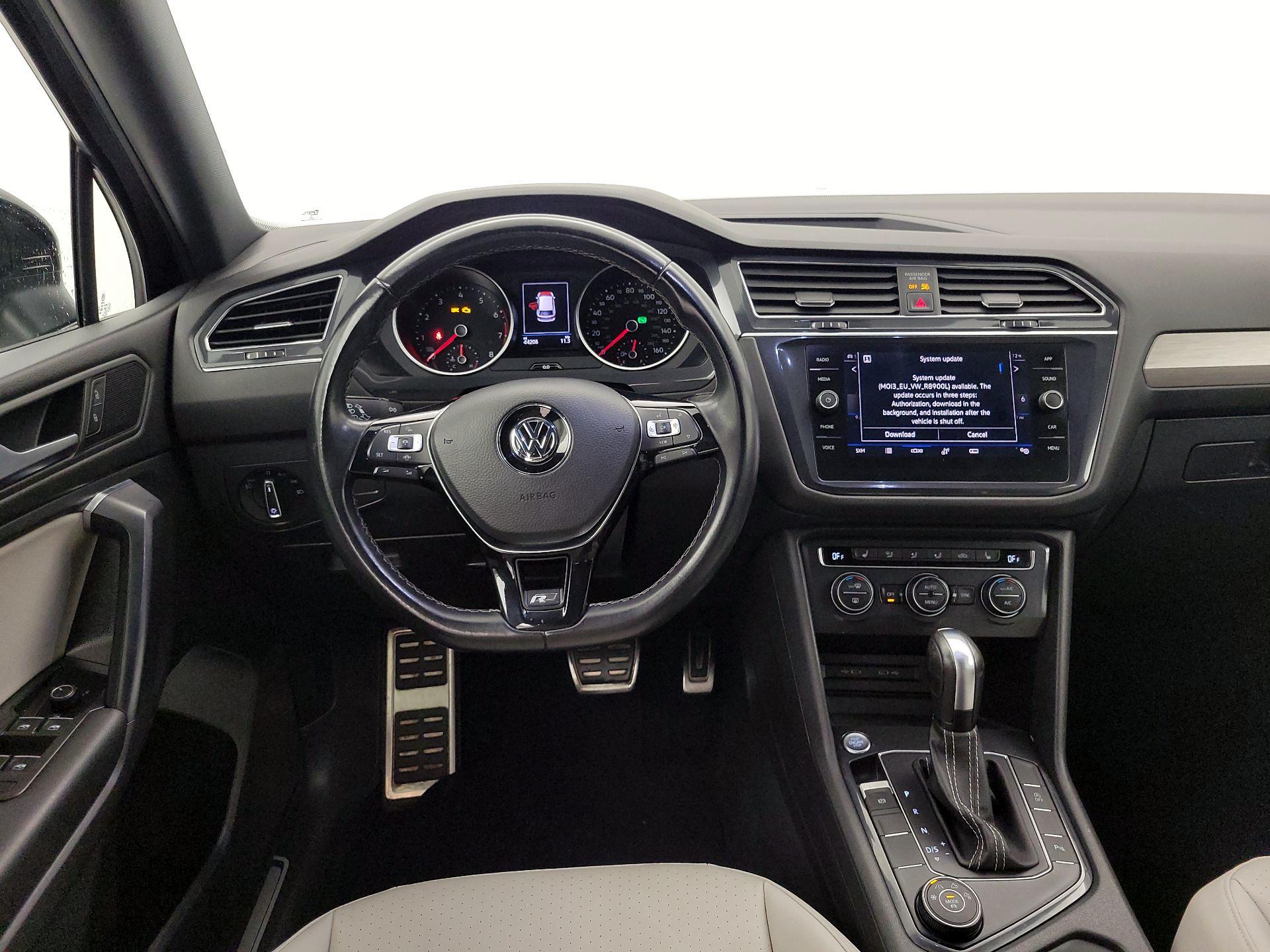 Thumbnail: 2021 Volkswagen Tiguan - 10