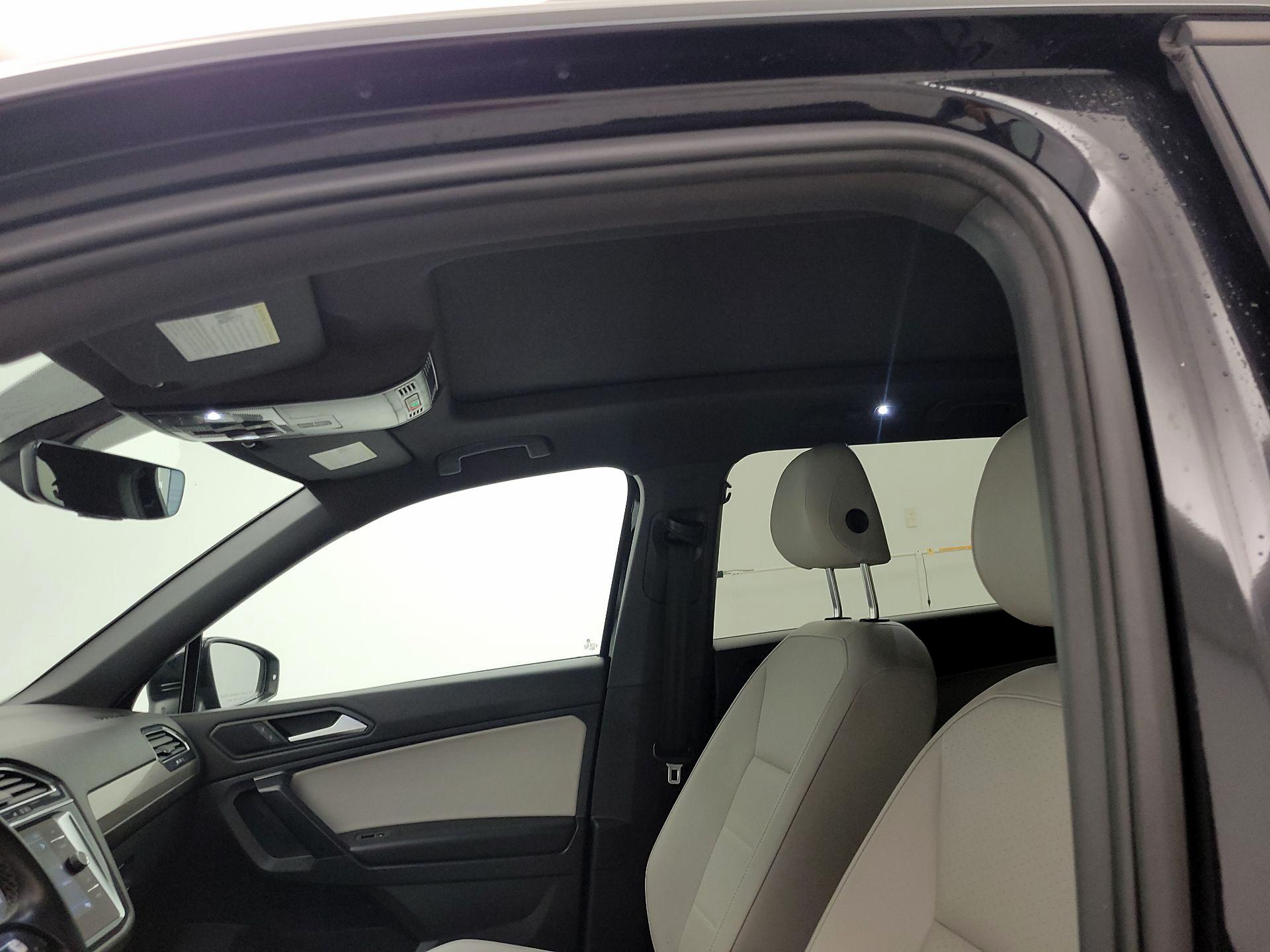 Thumbnail: 2021 Volkswagen Tiguan - 19
