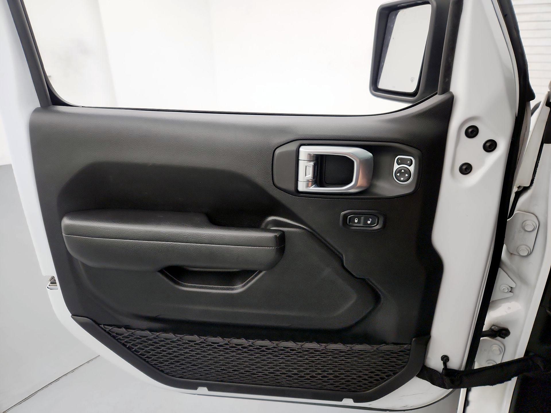 Thumbnail: 2022 Jeep Wrangler - 12