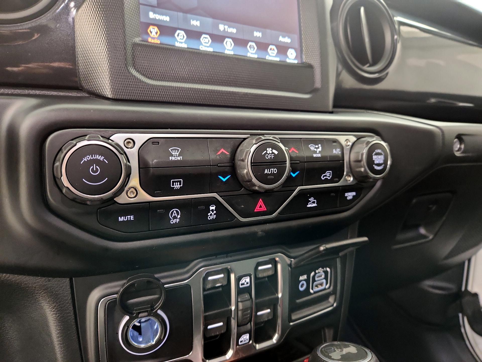 Thumbnail: 2022 Jeep Wrangler - 16