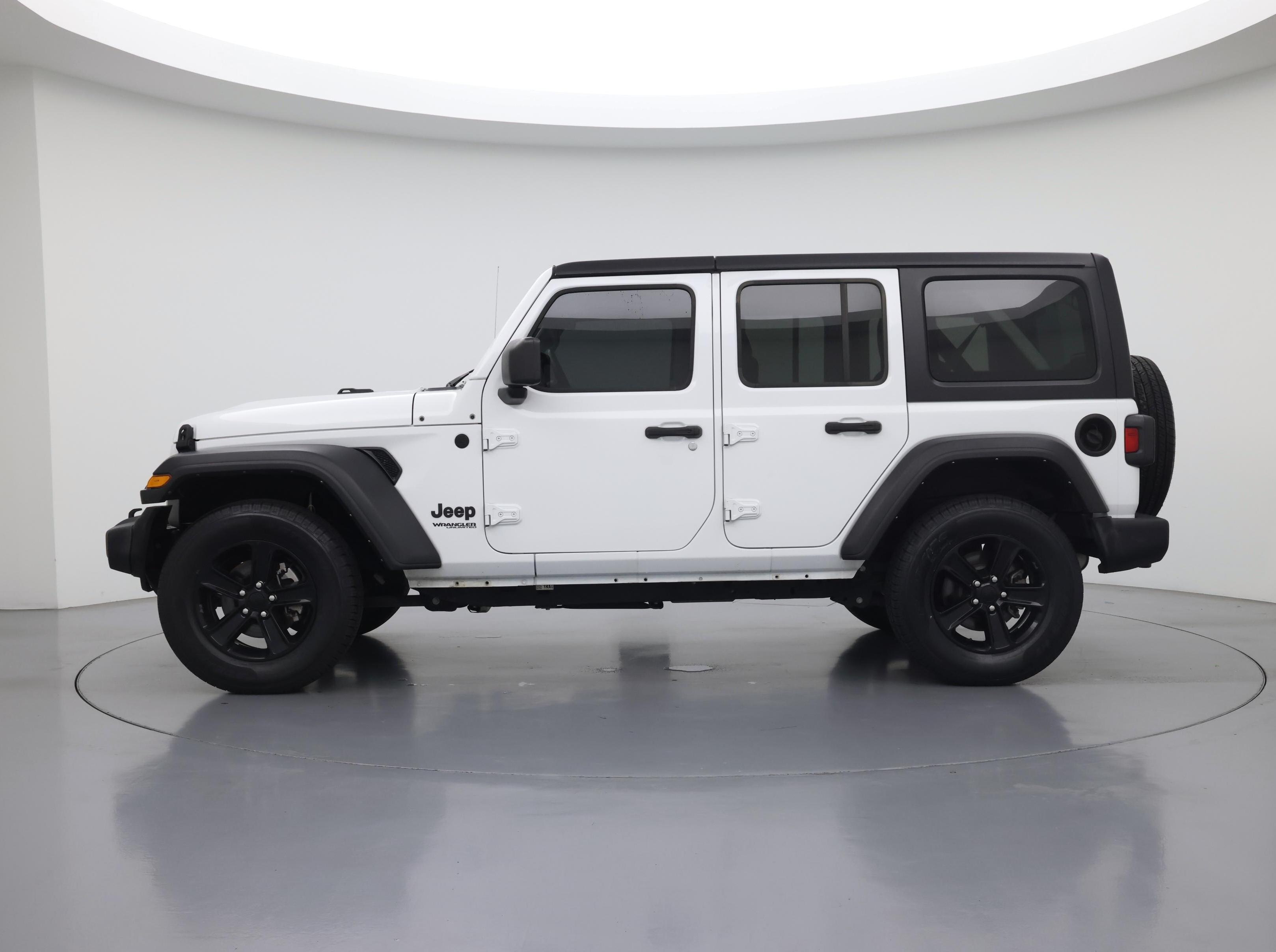 Thumbnail: 2022 Jeep Wrangler - 3