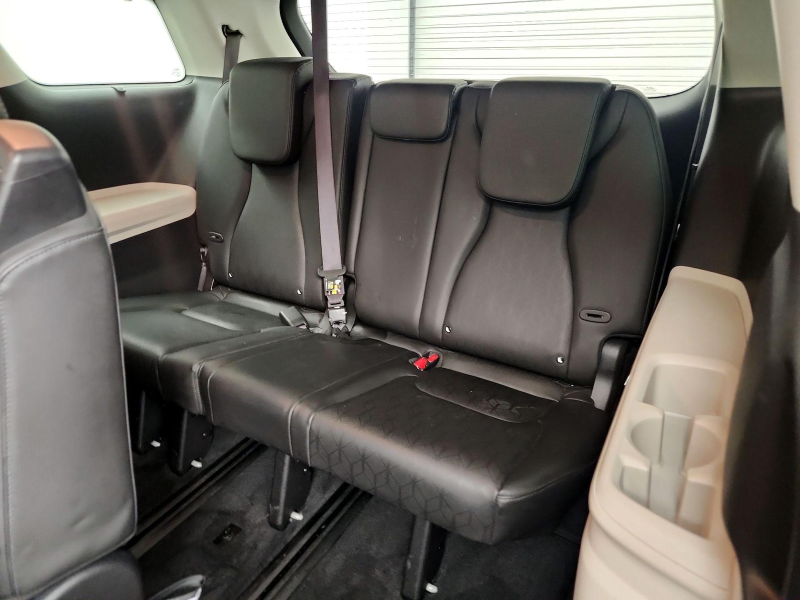 2024 Kia Carnival EX - Photo 22