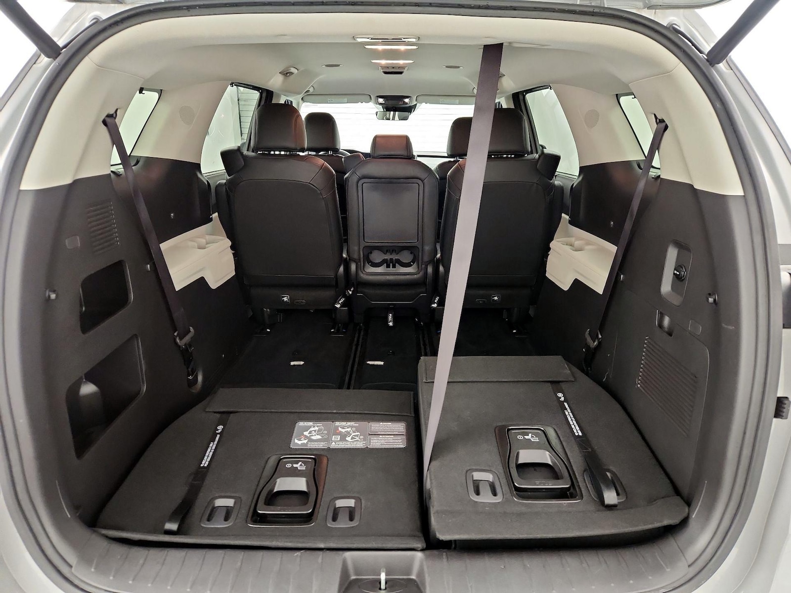 2024 Kia Carnival EX - Photo 24