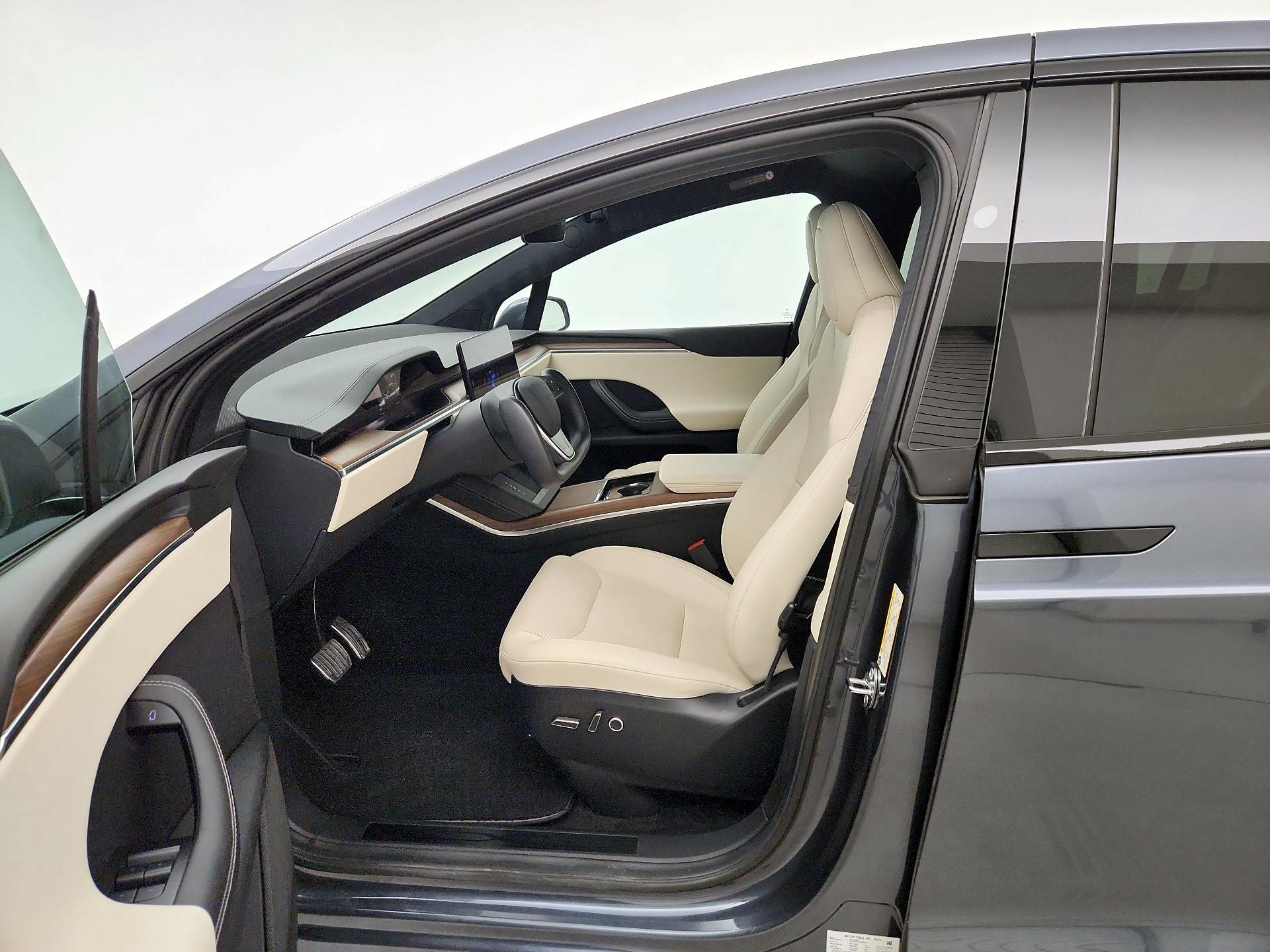 Thumbnail: 2022 Tesla Model X - 11