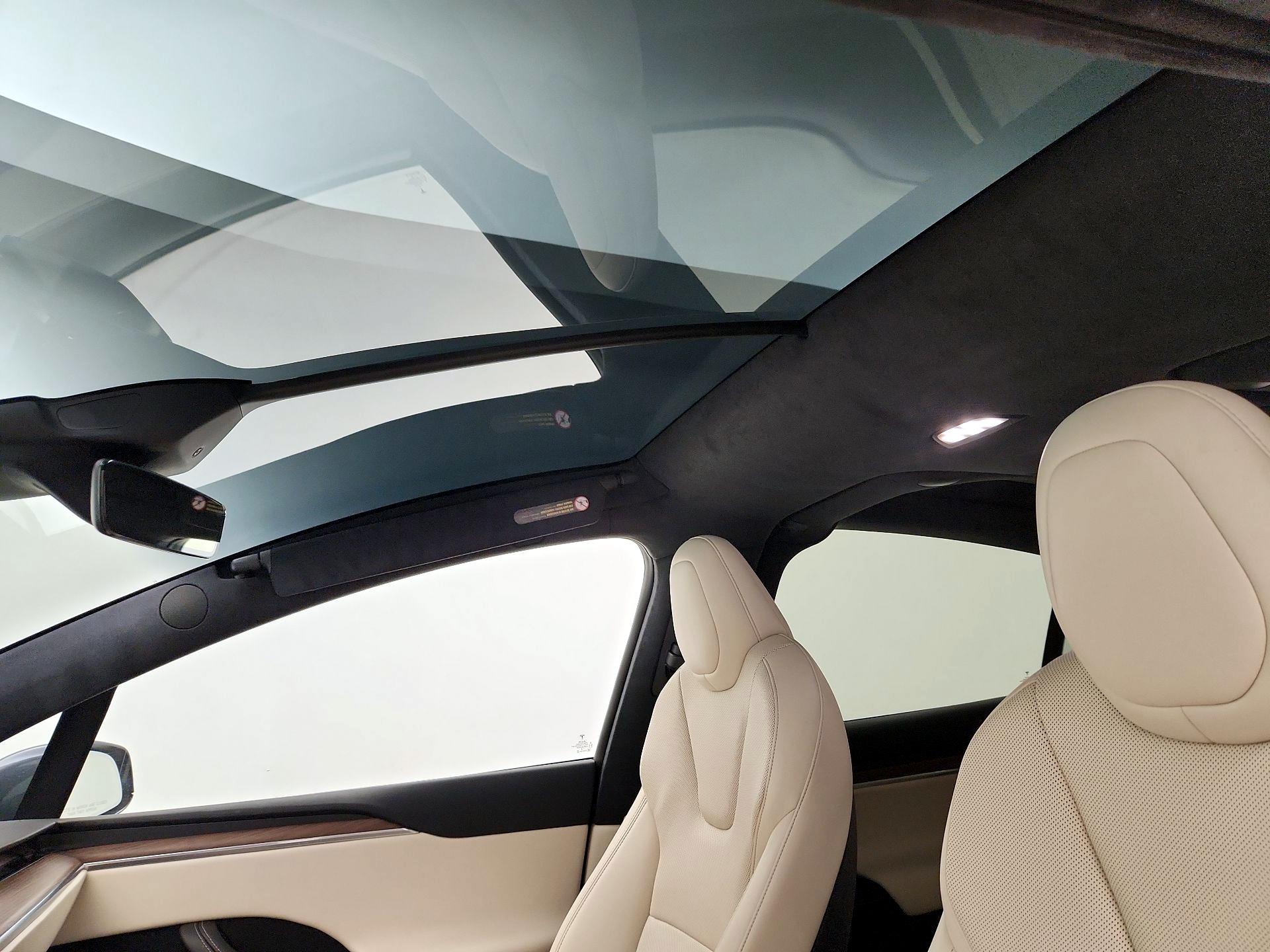 Thumbnail: 2022 Tesla Model X - 18