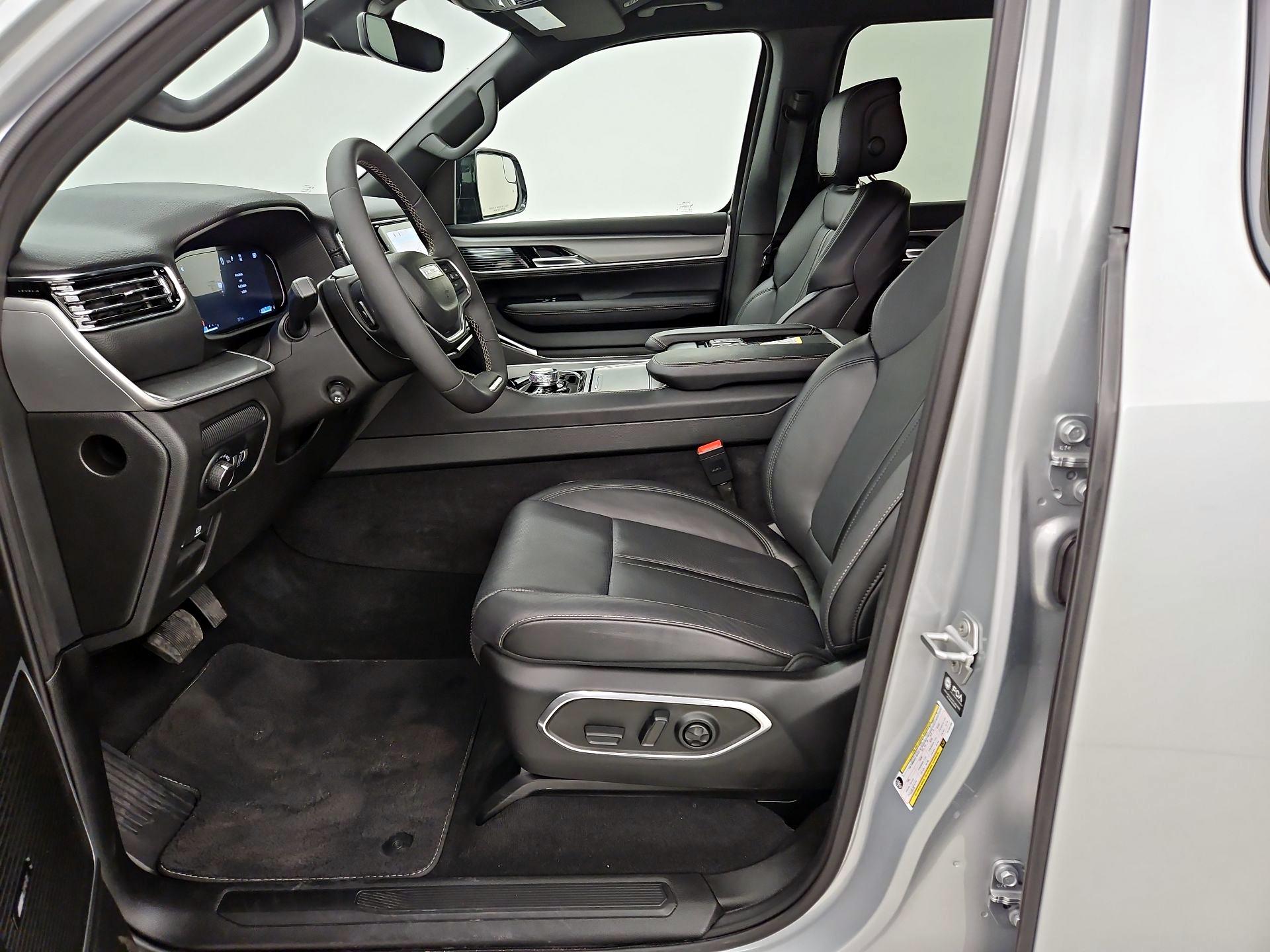 Thumbnail: 2026 Jeep Grand Wagoneer - 11