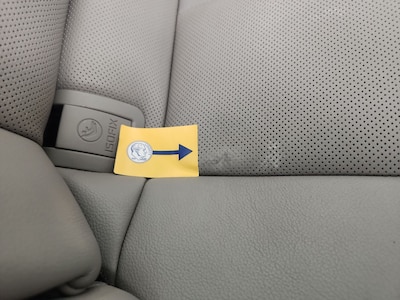 Seats Rear row Cosmetic Imperfection