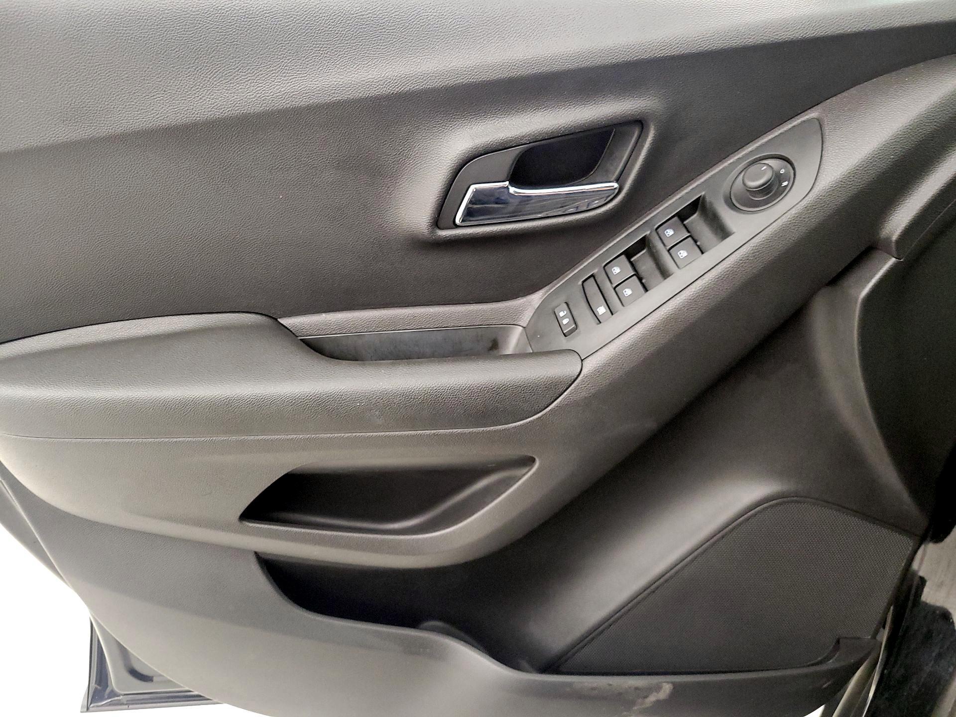 Thumbnail: 2020 Chevrolet Trax - 12