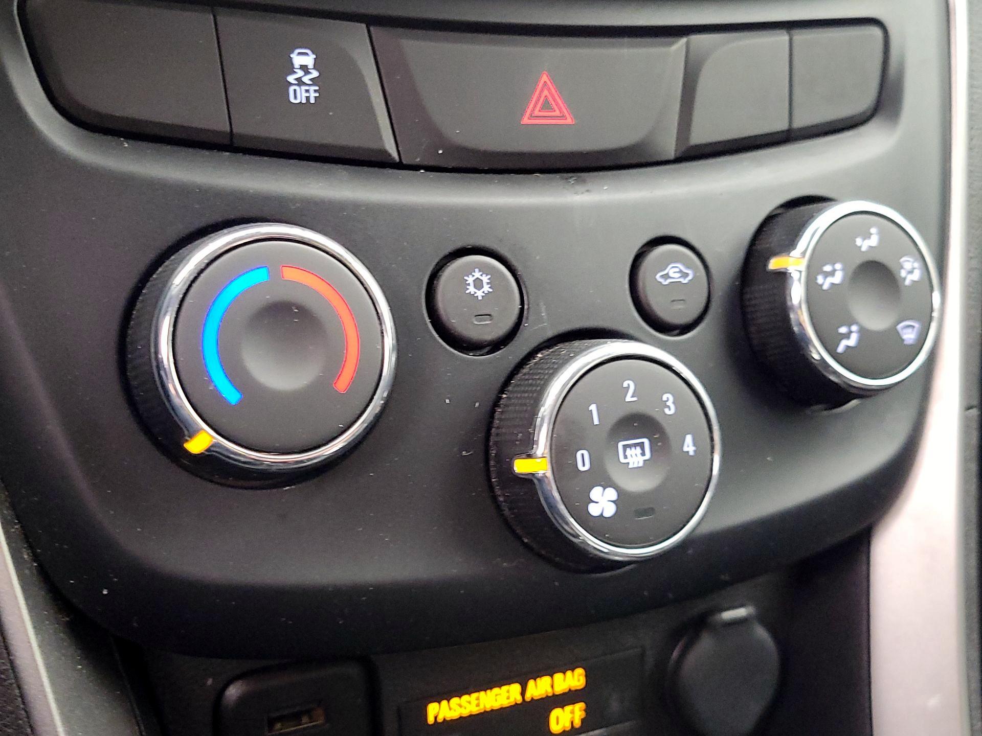 Thumbnail: 2020 Chevrolet Trax - 16