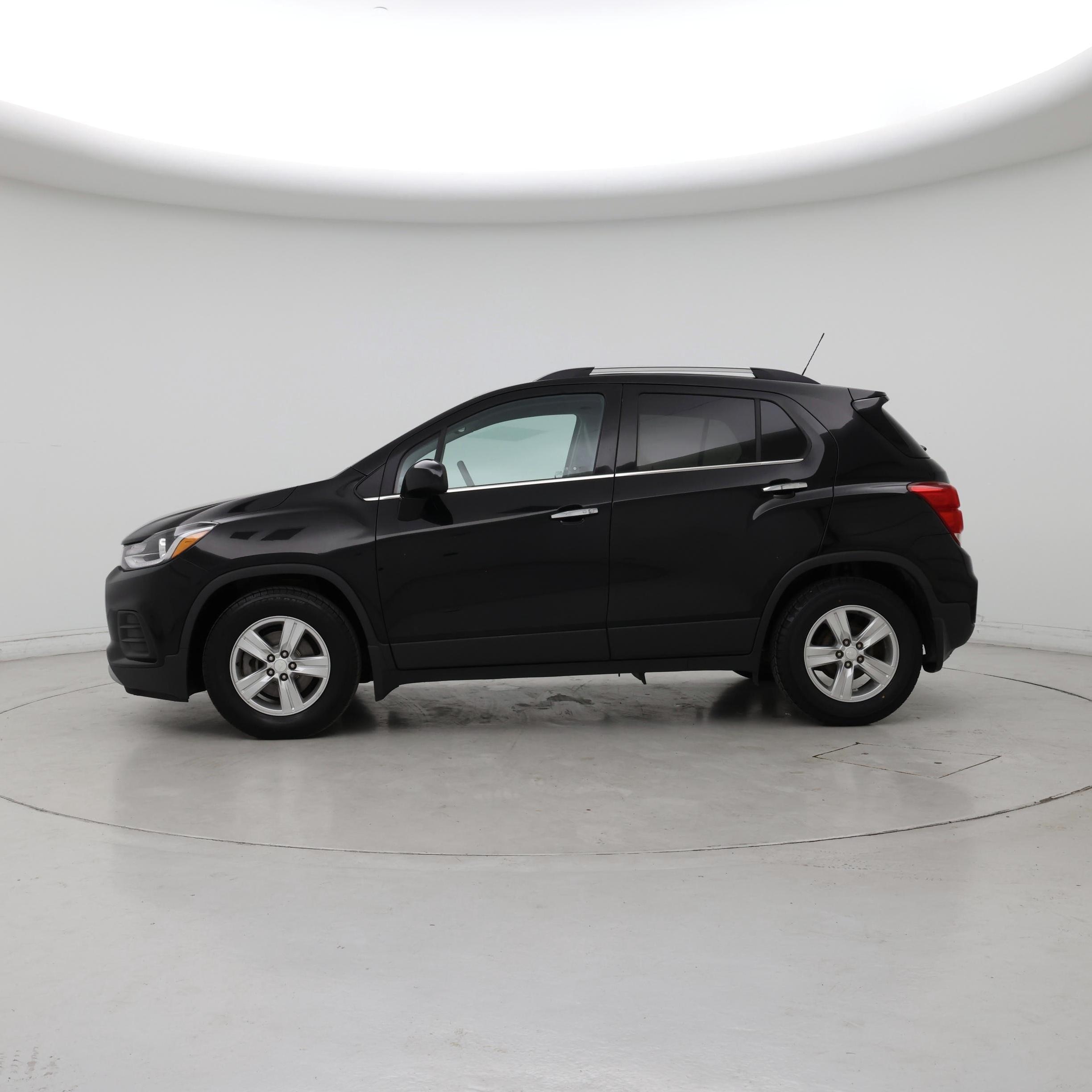 Thumbnail: 2020 Chevrolet Trax - 3