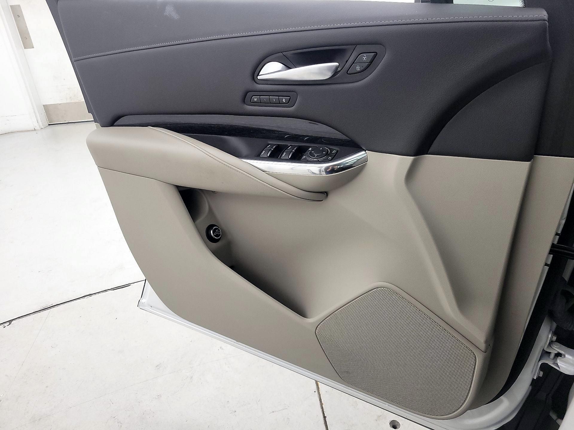 Thumbnail: 2023 Cadillac XT4 - 12