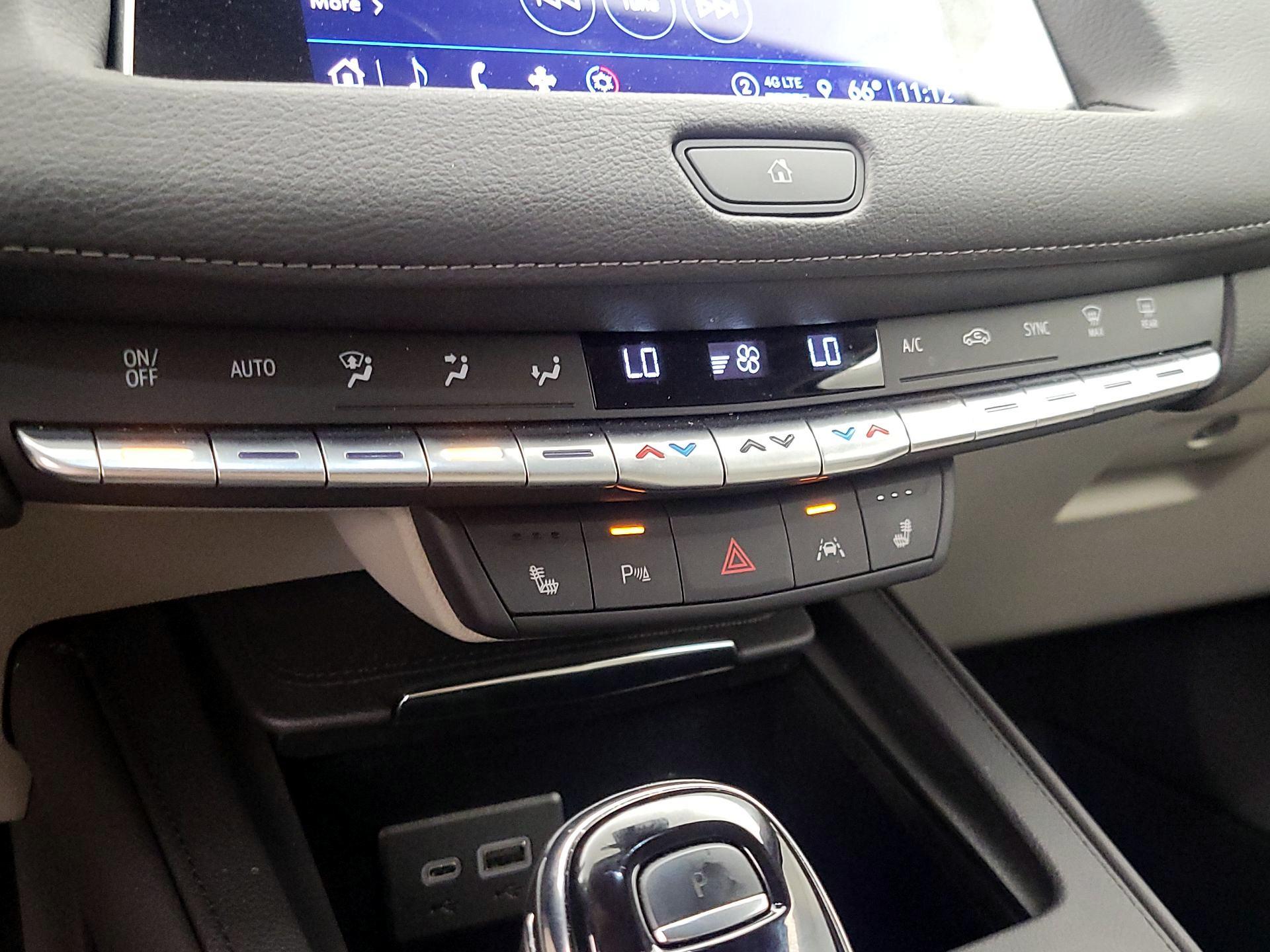 Thumbnail: 2023 Cadillac XT4 - 16