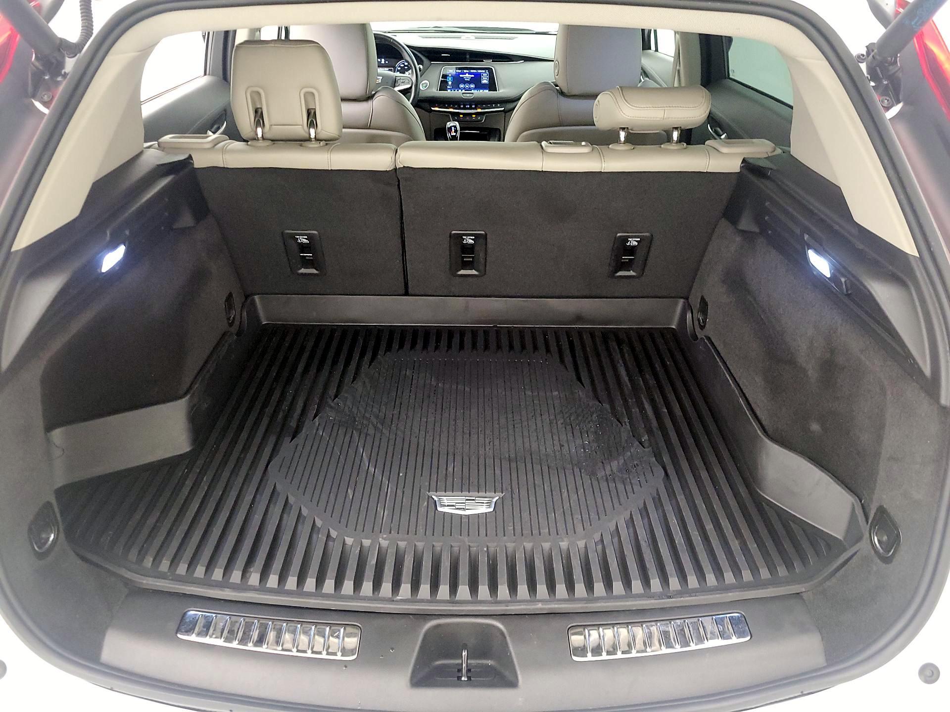 Thumbnail: 2023 Cadillac XT4 - 20