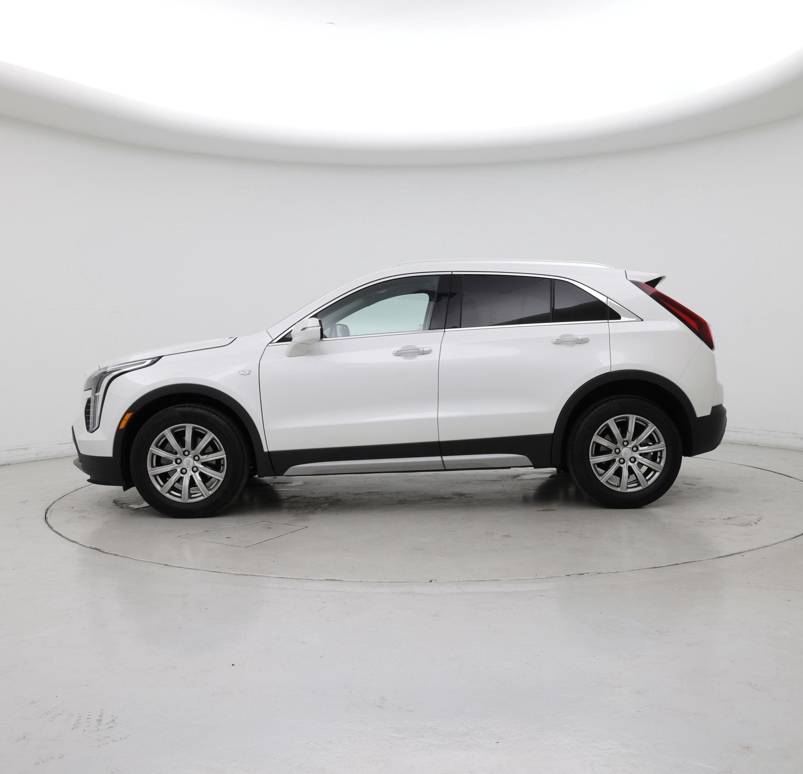 Thumbnail: 2023 Cadillac XT4 - 3