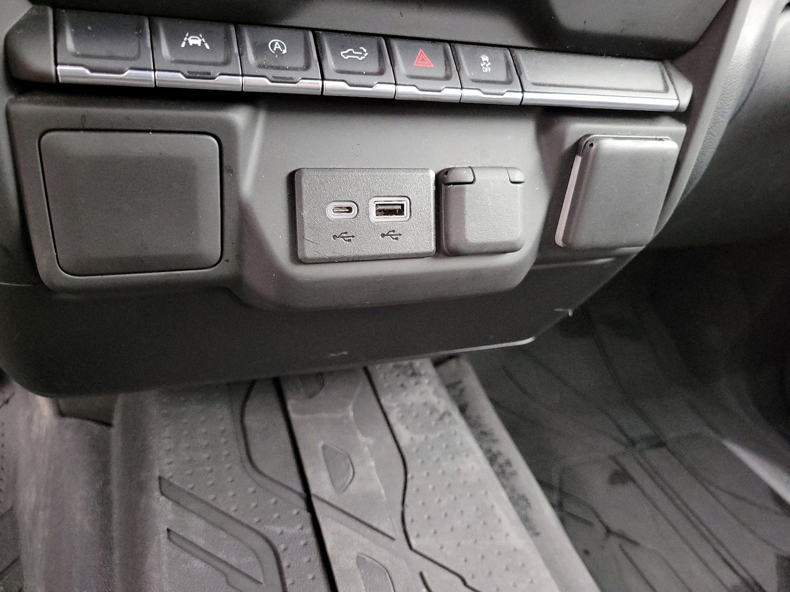 2022 Chevrolet Silverado 1500 Custom - Photo 19