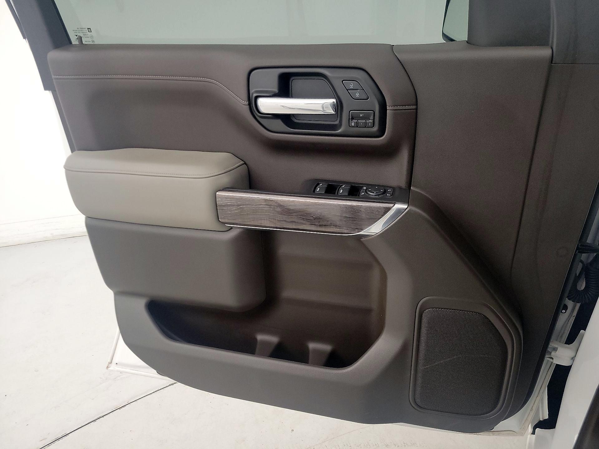 Thumbnail: 2020 Chevrolet Silverado 1500 - 12